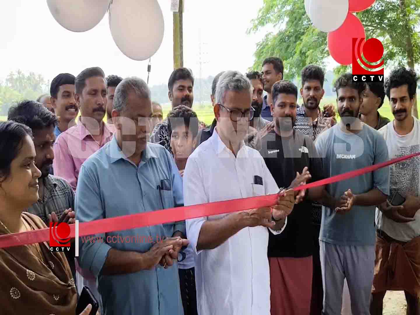 ഡിവൈഎഫ്ഐ തിരുത്തിക്കാട് യൂണിറ്റ് നിര്മ്മിച്ച പുതിയ ബസ് സ്റ്റോപ്പ് നാടിന് സമര്പ്പിച്ചു