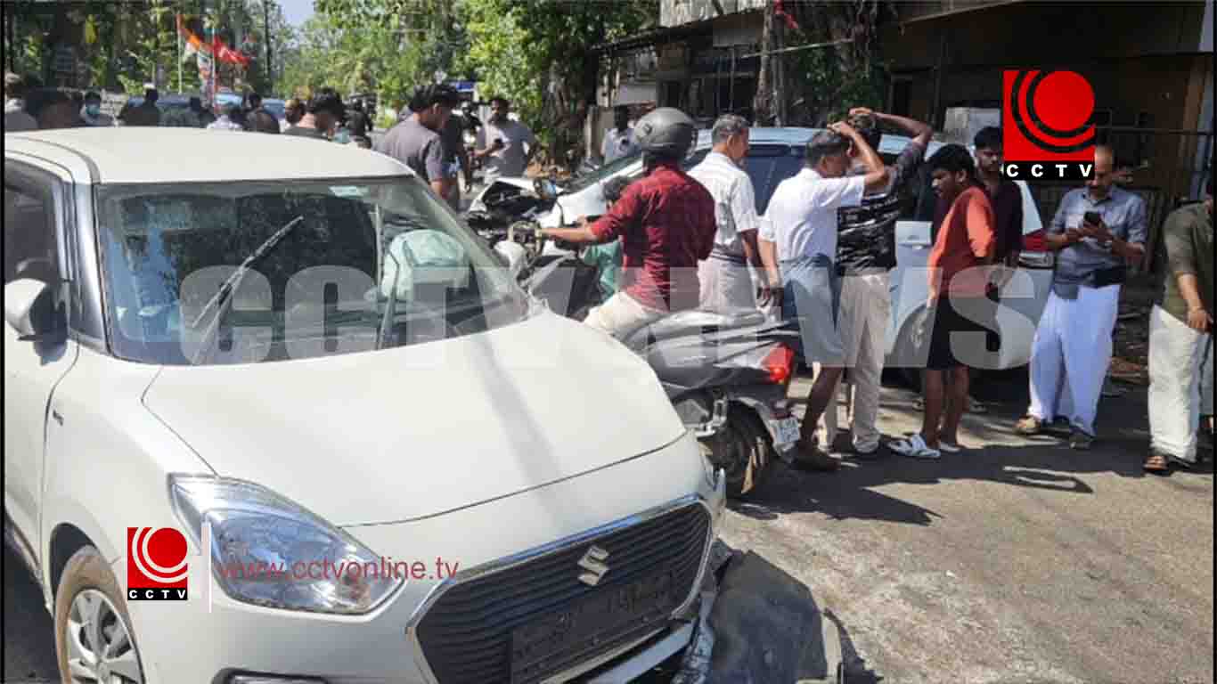 പുന്നയൂര് എടക്കരയില് കാറുകള് കൂട്ടിയിടിച്ച് മൂന്ന് പേര്ക്ക് പരിക്ക്