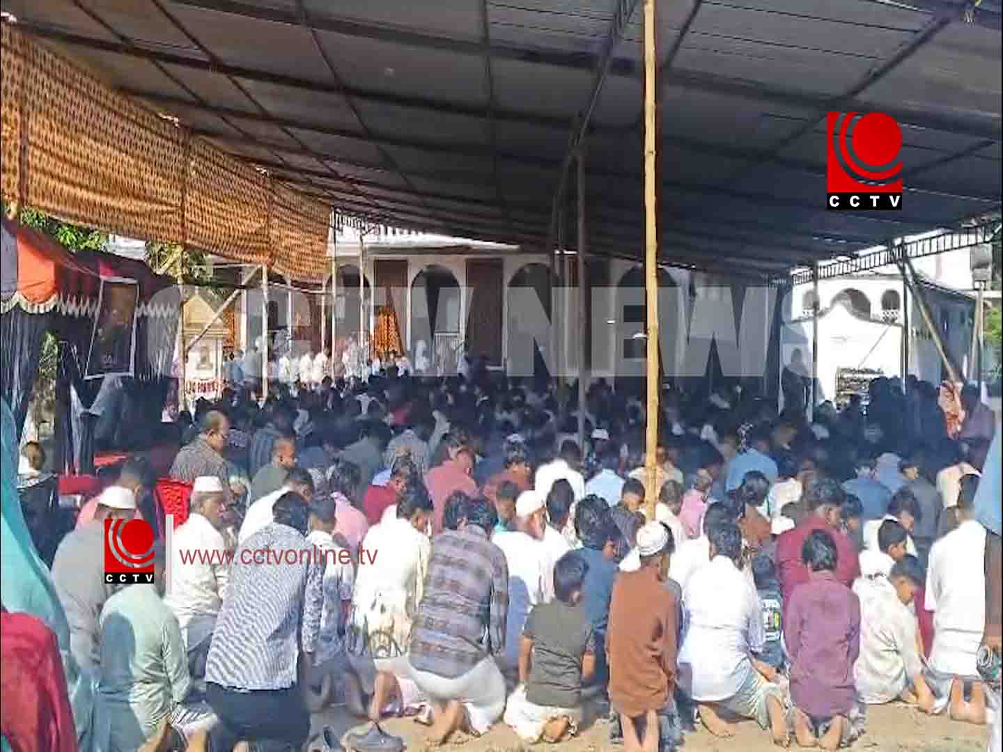 പെരുന്നാള് നിസ്കരത്തിനായി ഈദ് ഗാഹുകളിലും പള്ളികളിലും വലിയ തിരക്ക് അനുഭവപ്പെട്ടു