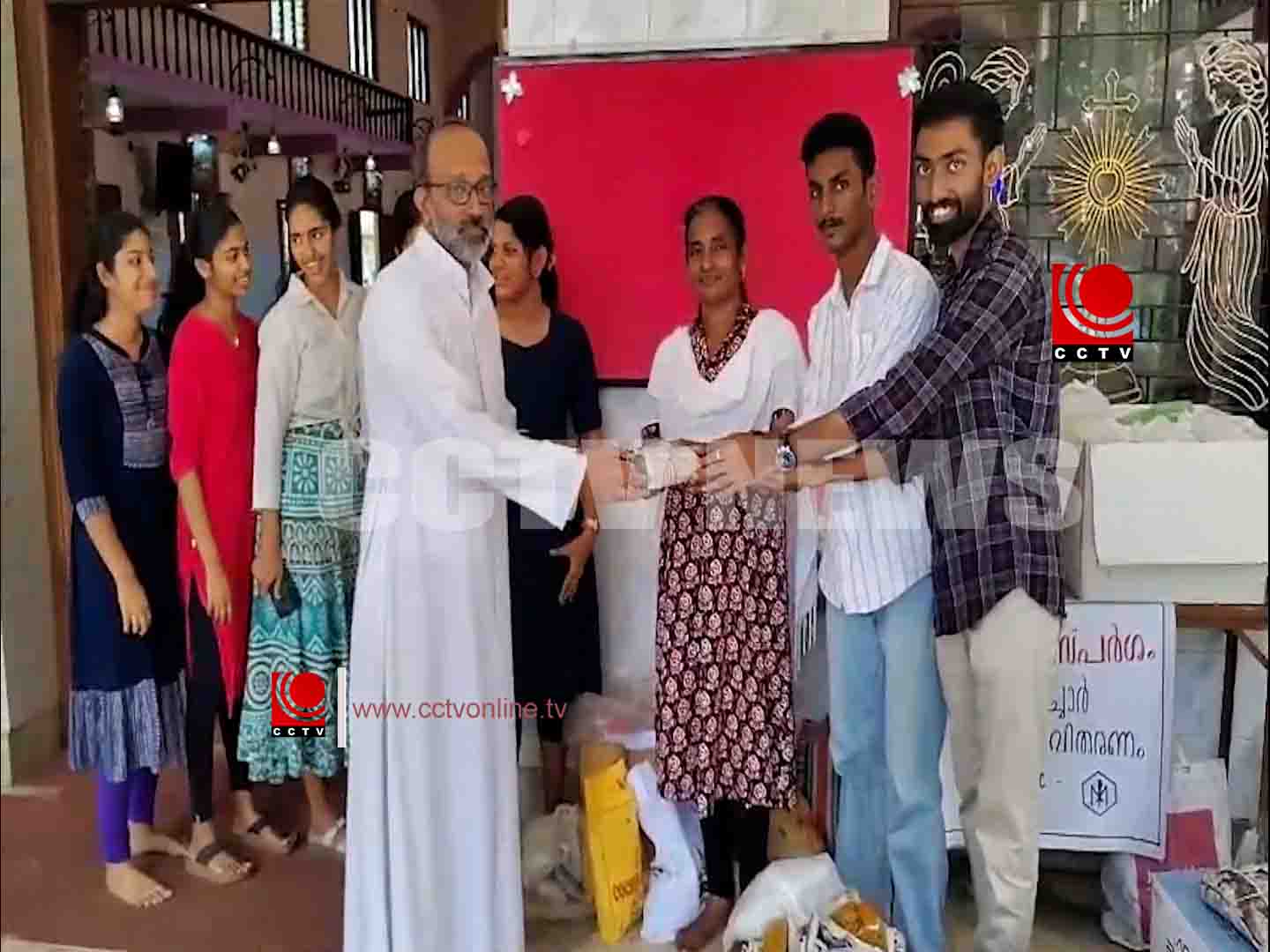 ‘കാരുണ്യ സ്പര്ശം’ പൊതിച്ചോര് വിതരണം നടത്തി