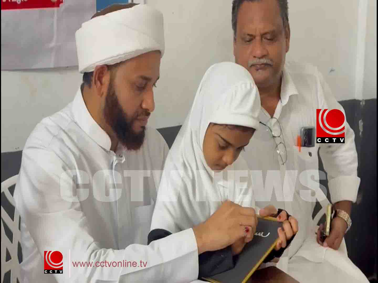 അക്ഷരലോകത്തേക്ക് ആദ്യ ചുവട് വെച്ച കുരുന്നുകള്ക്ക് ഹൃദ്യമായ വരവേല്പ്പ് നല്കി