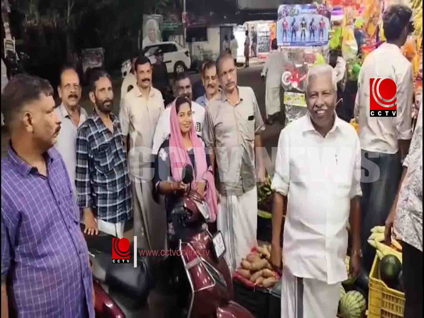 കടവല്ലൂര് പഞ്ചായത്തില് കുന്നംകുളം മണ്ഡലം എല് ഡി എഫ് സ്ഥാനാര്ഥി എ.സി.മൊയ്തീന് പര്യടനം നടത്തി
