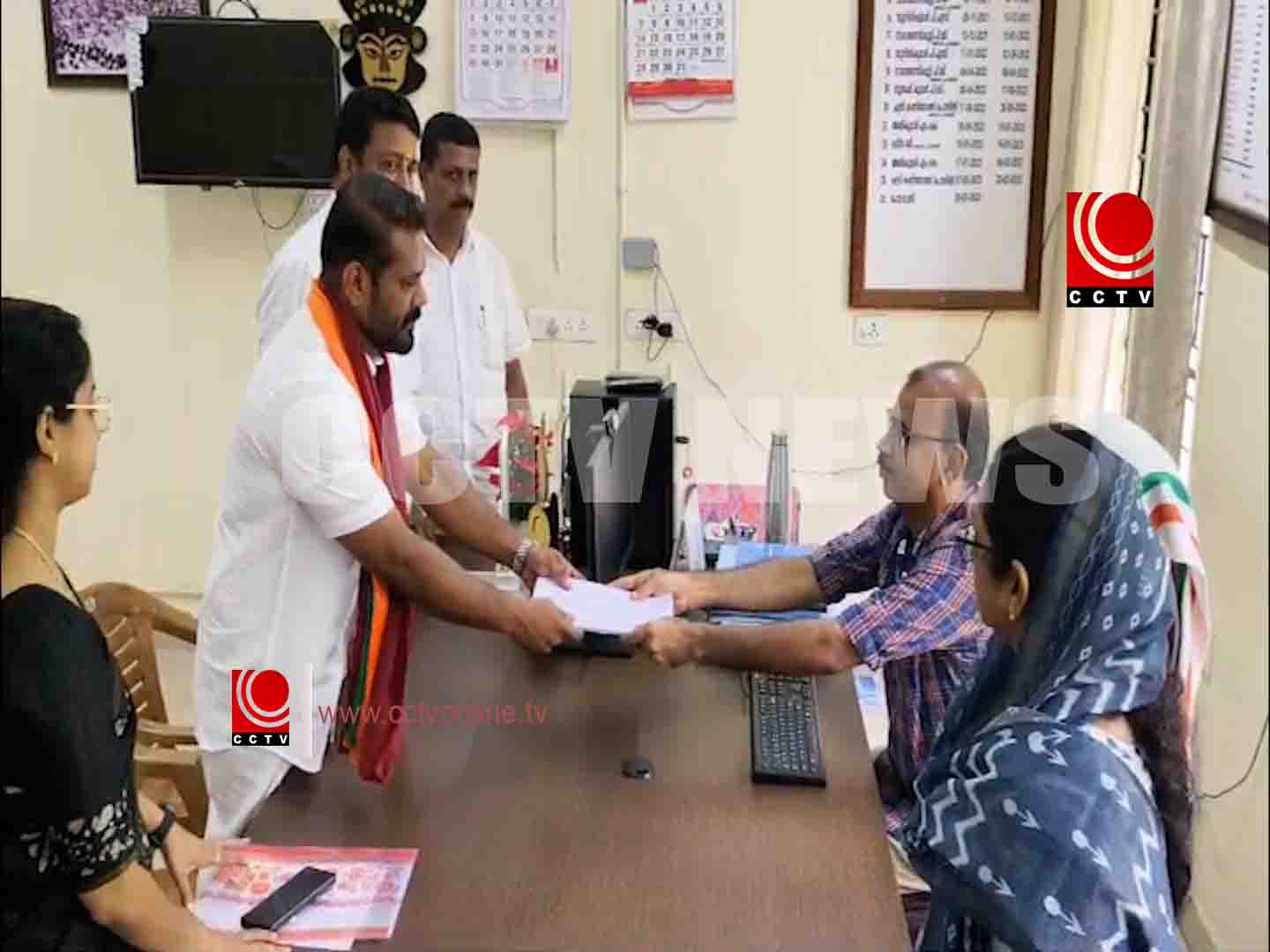 കുന്നംകുളം നിയോജകമണ്ഡലം ബി.ഡി.ജെ.എസ്. സ്ഥാനാര്ത്ഥി കെ.ആര്.റെജില് നാമനിര്ദ്ദേശ പത്രിക സമര്പ്പിച്ചു