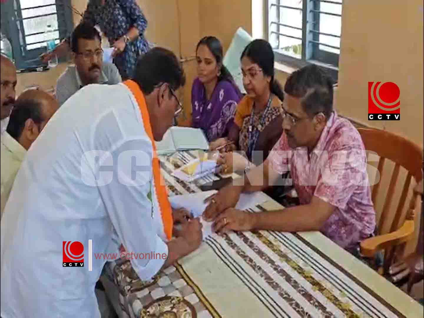 ഗുരുവായൂര് നിയോജകമണ്ഡലം യുഡിഎഫ് സ്ഥാനാര്ഥി സി എച്ച് റഷീദ് നാമനിര്ദ്ദേശ പത്രിക സമര്പ്പിച്ചു