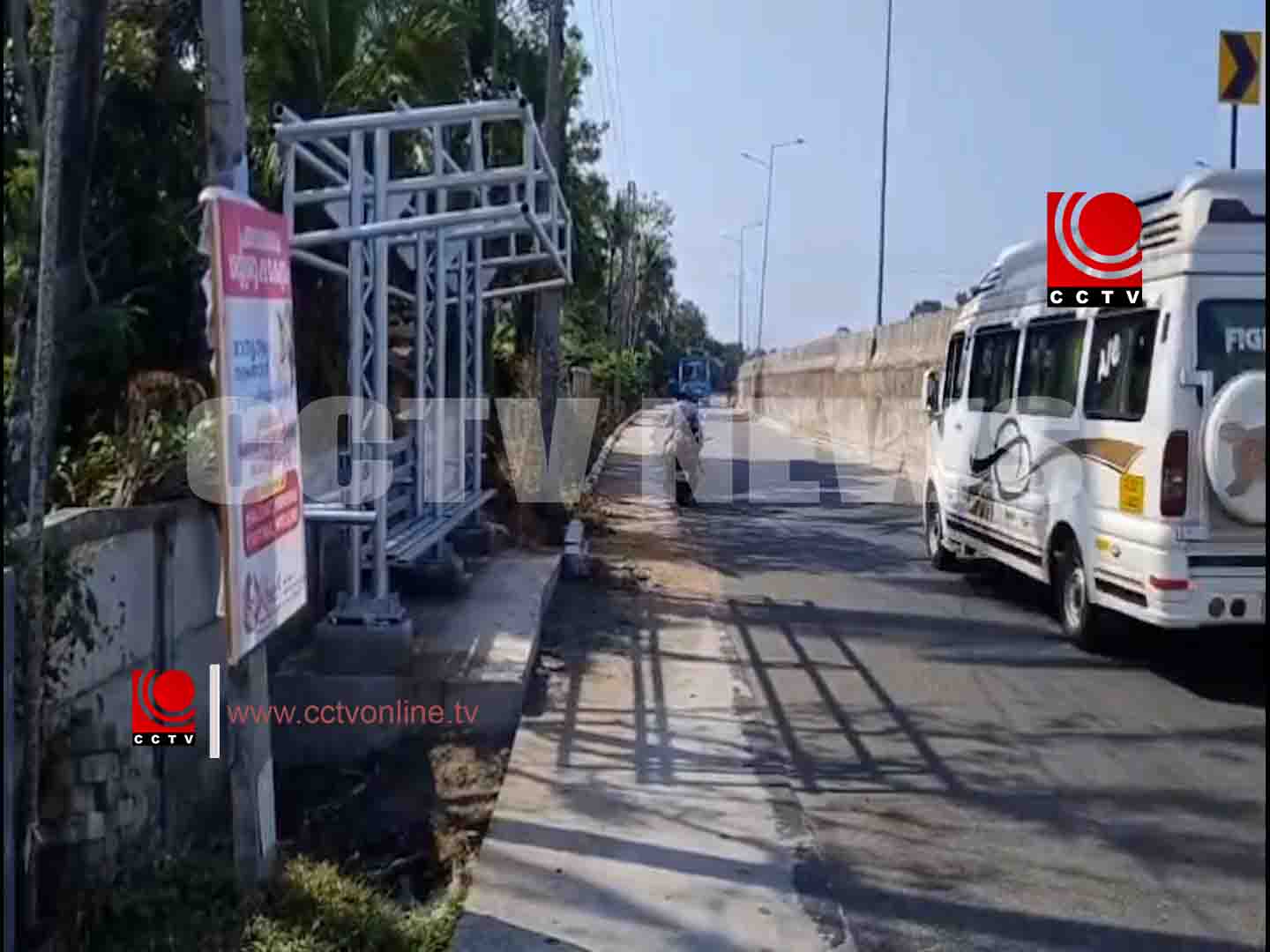 ബസ്സ് കാത്തിരിപ്പ് കേന്ദ്രം നിര്മ്മിക്കണമെന്നാവശ്യപ്പെട്ട് നിവേദനം നല്കി