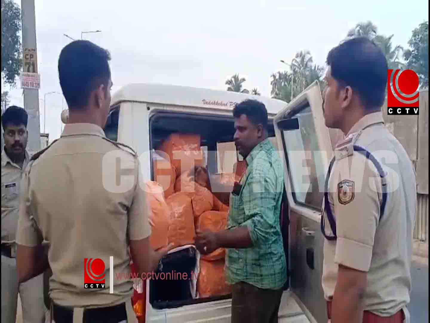 വടക്കേക്കാട് പോലീസിന്റെ നേതൃത്വത്തില് കഞ്ചാവ് പിടികൂടി