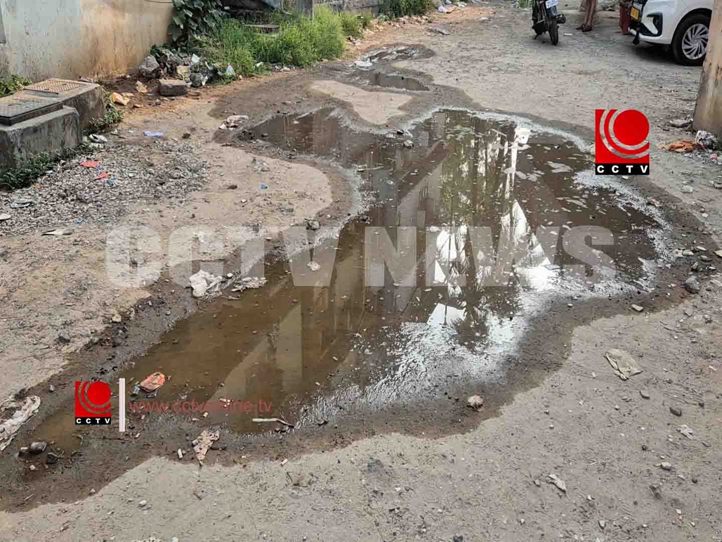 ഗുരുവായൂര് നഗരസഭയുടെ അമിനിറ്റി സെന്ററില് നിന്ന് ശുചിമുറി മാലിന്യം പുറത്തേക്കൊഴുകുന്നു