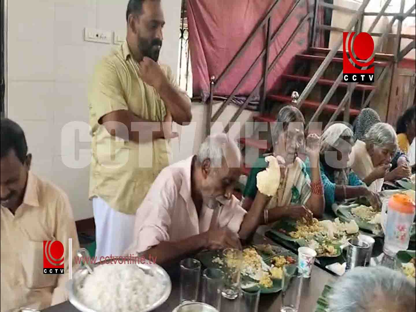 കനിവിലെ അന്തേവാസികള്ക്കൊപ്പം വിഷു ആഘോഷിച്ച് ഒരുമ കല്ലൂര് ചാരിറ്റബിള് ട്രസ്റ്റ് അംഗങ്ങള്