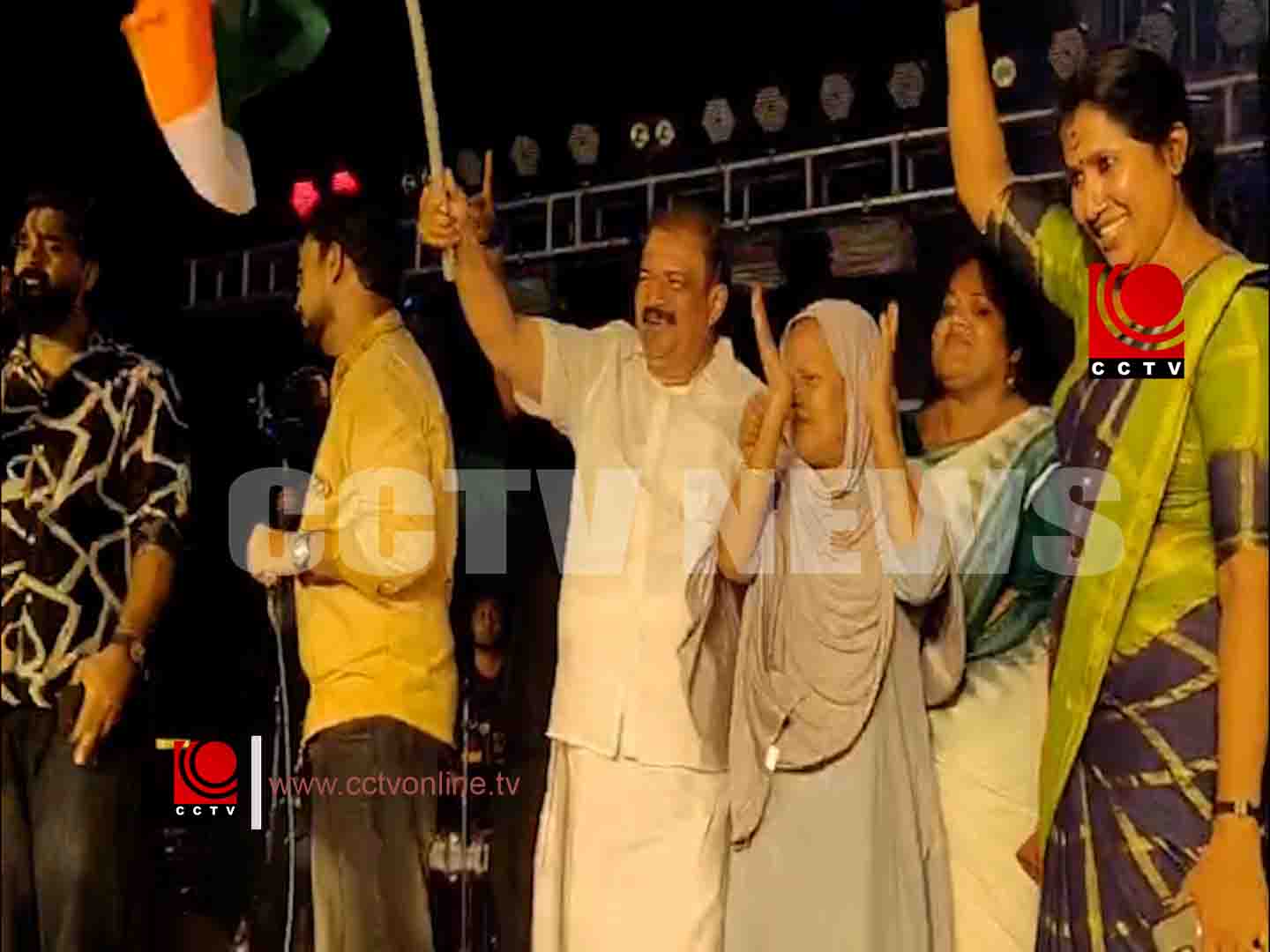 യുഡിഎഫ് തിരഞ്ഞെടുപ്പ് പ്രചരണത്തില് മാപ്പിളപ്പാട്ട് ഗായകന് സലീം കോടത്തൂരും