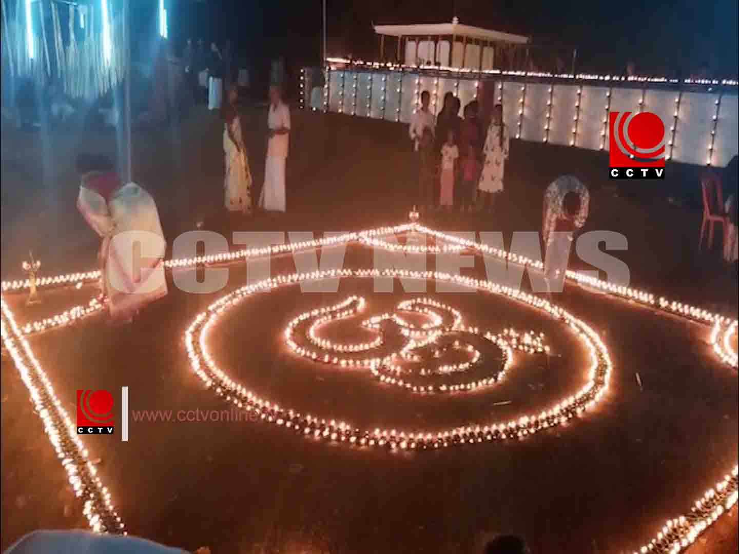 വേലൂര് മണിമലര്ക്കാവ് ഭഗവതി ക്ഷേത്രത്തില് ലക്ഷദീപാര്ച്ചന നടന്നു