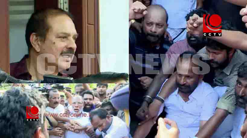 വാടാനപ്പള്ളിയില് നാടകീയ രംഗങ്ങള്; കിറ്റ് വിവാദത്തില് പ്രതിഷേധിച്ച യുഡിഎഫ് സ്ഥാനാര്ത്ഥി ടി എന് പ്രതാപന് അറസ്റ്റില്, പൊലീസുമായി ഉന്തും തള്ളും