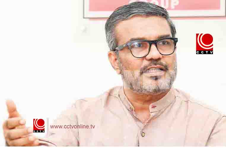 ഭാര്യയുടെ ചിത്രമുപയോഗിച്ച് അപവാദ പ്രചരണം നടത്തുന്നെന്ന പരാതിയുമായി എംബി രാജേഷ്, നിയമനടപടി സ്വീകരിക്കും