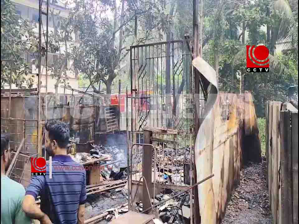 ചങ്ങരംകുളം വളയംകുളത്ത് ആക്രിക്കട കത്തിനശിച്ചു; ലക്ഷങ്ങളുടെ നാശനഷ്ടം