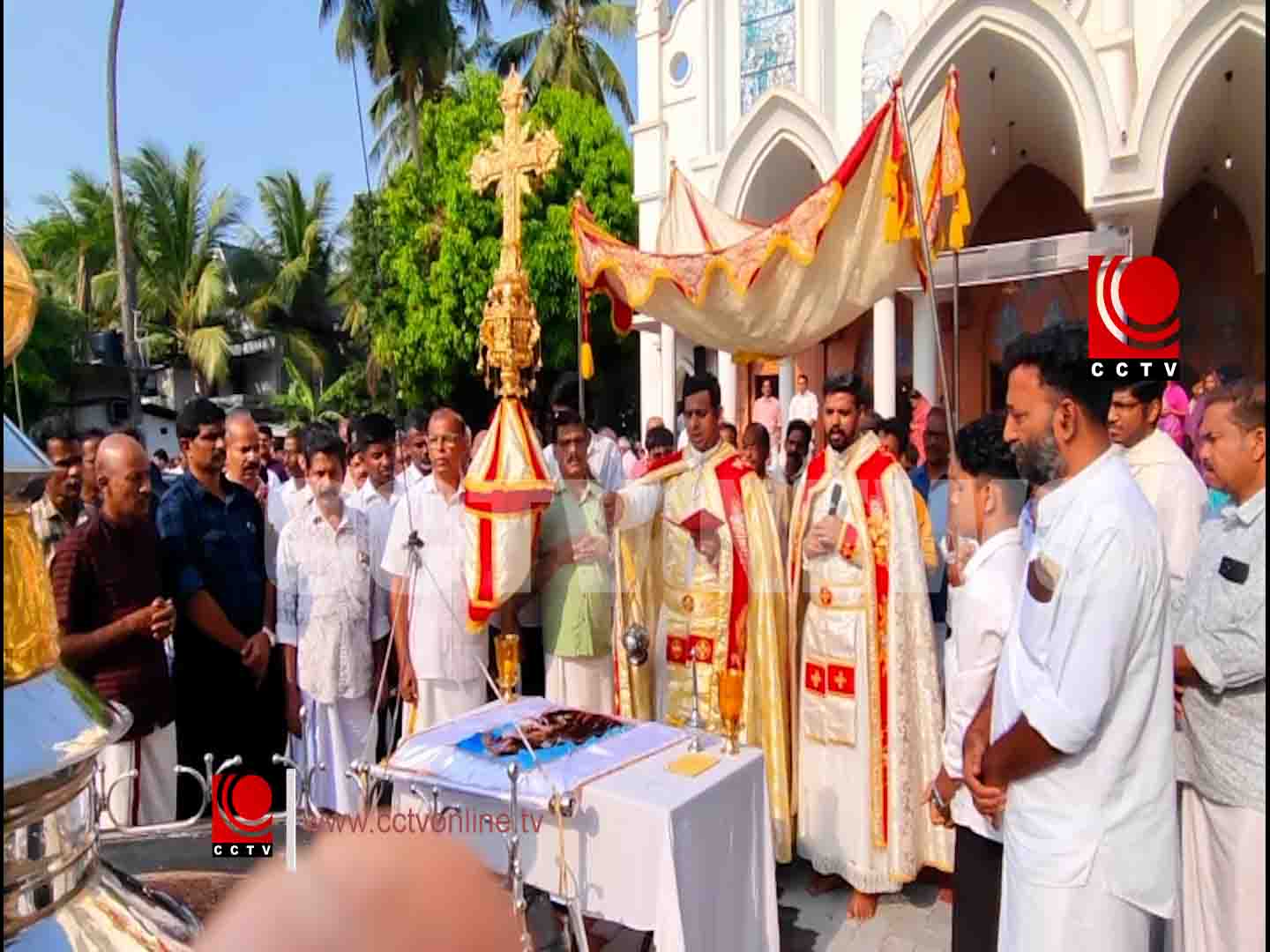 ആറ്റുപുറം സെന്റ് ആന്റണിസ് പള്ളിയില് സംയുക്ത തിരുന്നാളിന് കൊടിയേറി