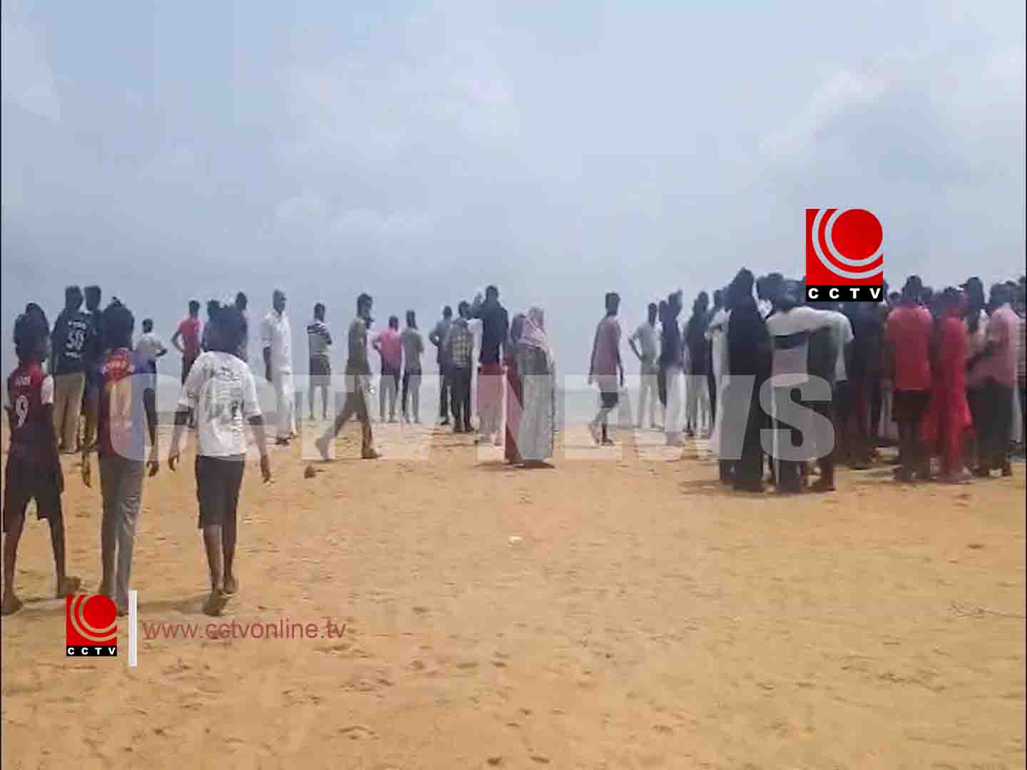 കടപ്പുറം തൊട്ടാപ്പില് കടലില് കുളിക്കാനിറങ്ങിയ വിദ്യാര്ത്ഥിയെ തിരയില്പ്പെട്ട് കാണാതായി