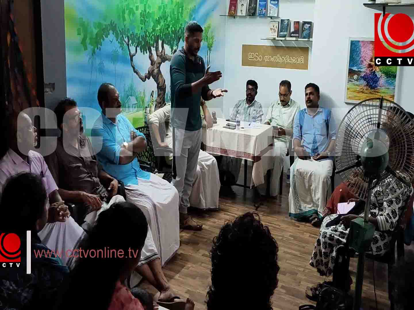 ഇടം സാംസ്കാരികവേദിയുടെ നേതൃത്വത്തില് ജനവിധിയുടെ പാഠങ്ങള്’ എന്ന പേരില് പൊതു ചര്ച്ച സംഘടിപ്പിച്ചു.