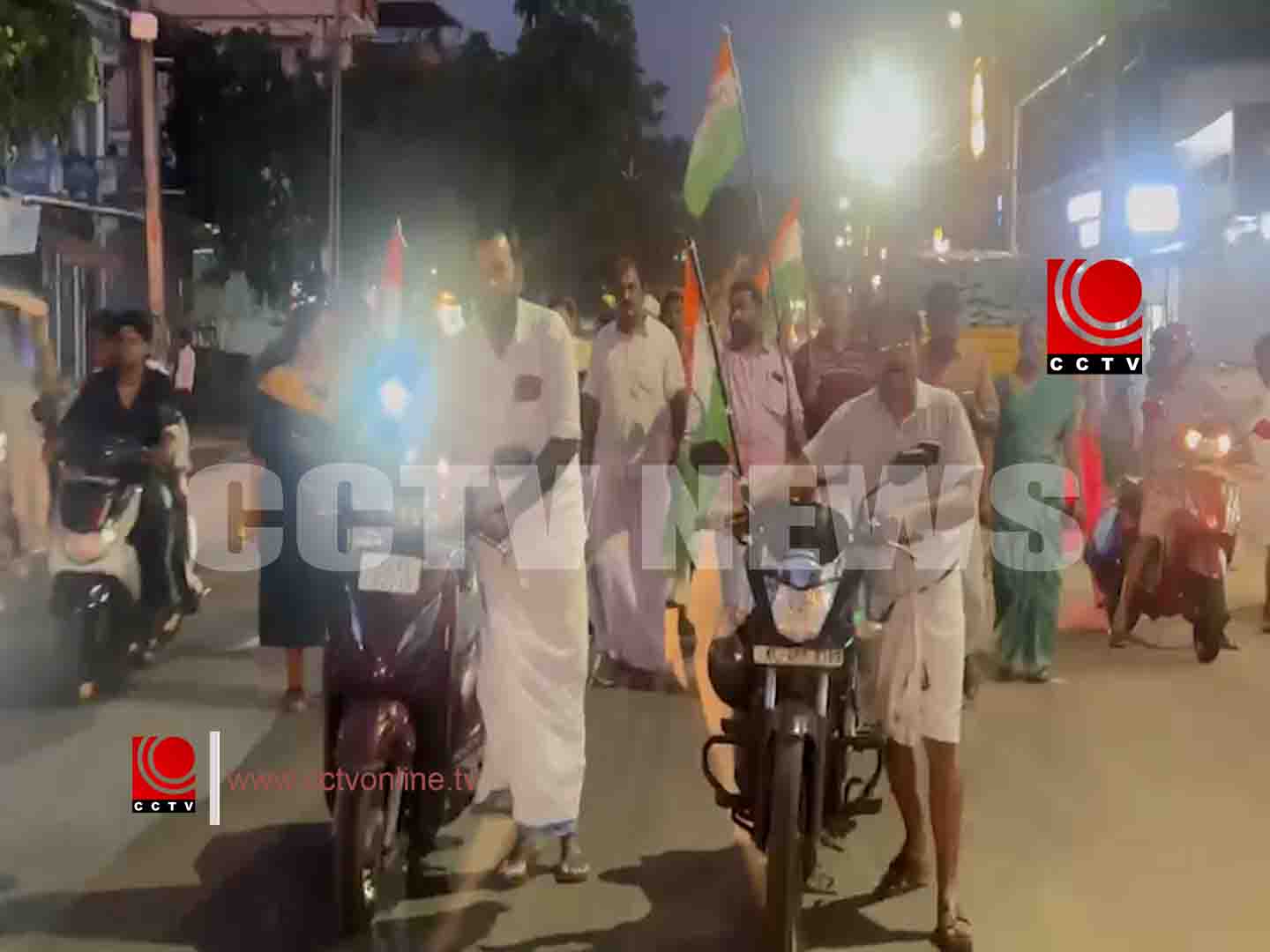 പെട്രോള് ഡീസല് വിലവര്ധന; കോണ്ഗ്രസ് എരുമപ്പെട്ടി മണ്ഡലം കമ്മിറ്റി പ്രകടനം നടത്തി