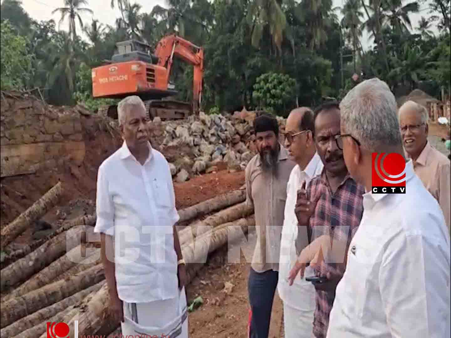 പുനര് നിര്മാണം നടക്കുന്ന ചെറുവള്ളിക്കടവ് പാലം എസി മൊയ്തീന് എംഎല്എ സന്ദര്ശിച്ചു