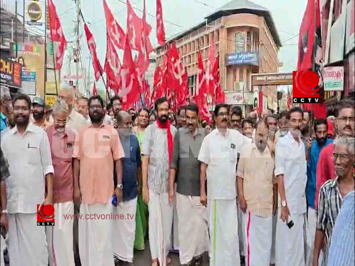 ആവേശം അലതല്ലി പാവറട്ടിയില് ഇടതു മുന്നണിയുടെ വിജയാഹ്ലാദം