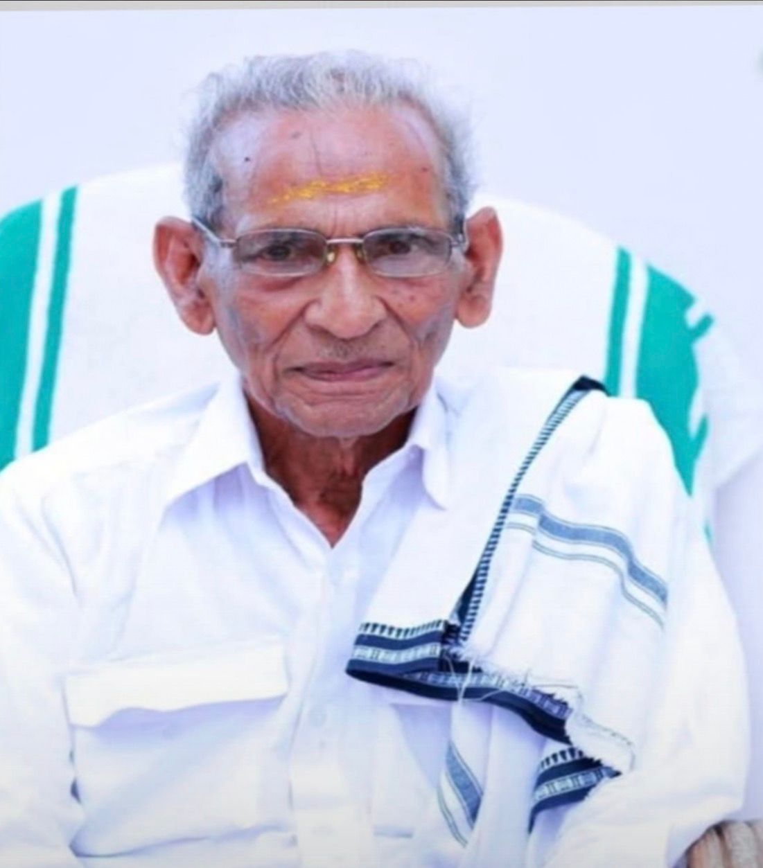 ഗാന്ധിയൻ ഗുരുവായൂർ നാരങ്ങത്ത് പറമ്പിൽ വലിയപുരക്കൽ കൃഷ്ണൻ (102) അന്തരിച്ചു