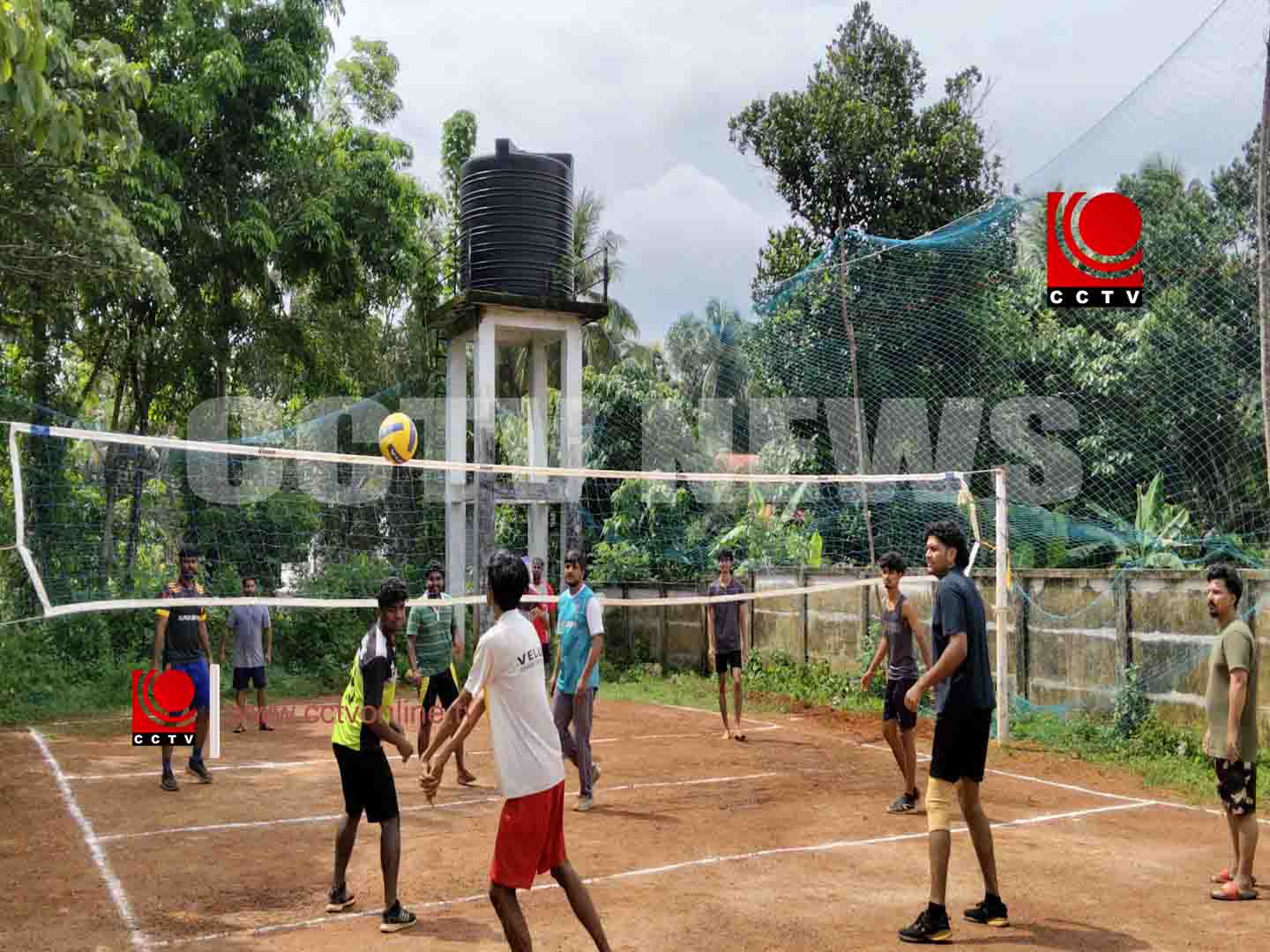 ഡി വൈ എഫ് ഐ തൃശ്ശൂര് ജില്ലാ സമ്മേളനത്തിന്റെ ഭാഗമായി വോളിബോള് ടൂര്ണമെന്റ് സംഘടിപ്പിച്ചു