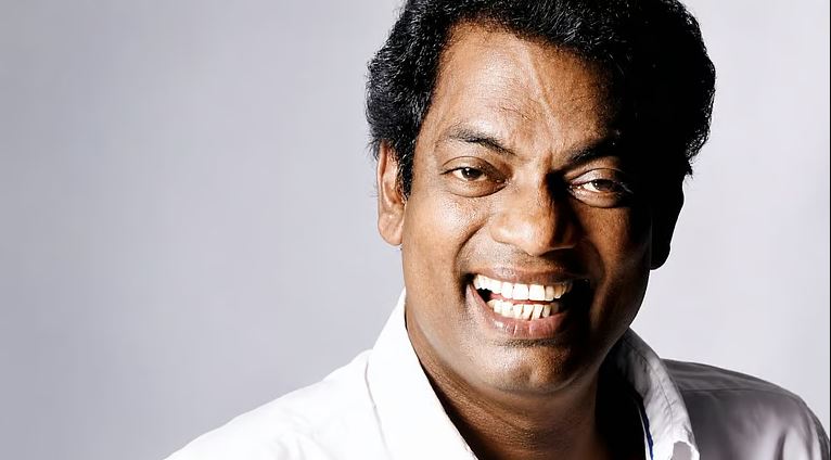 സലിംകുമാറിൻ്റെ സംസ്കാര ചടങ്ങുകൾ വീട്ടിൽ, പൊതുദര്ശനത്തില് ആദരമര്പ്പിച്ച് വന് ജനാവലി