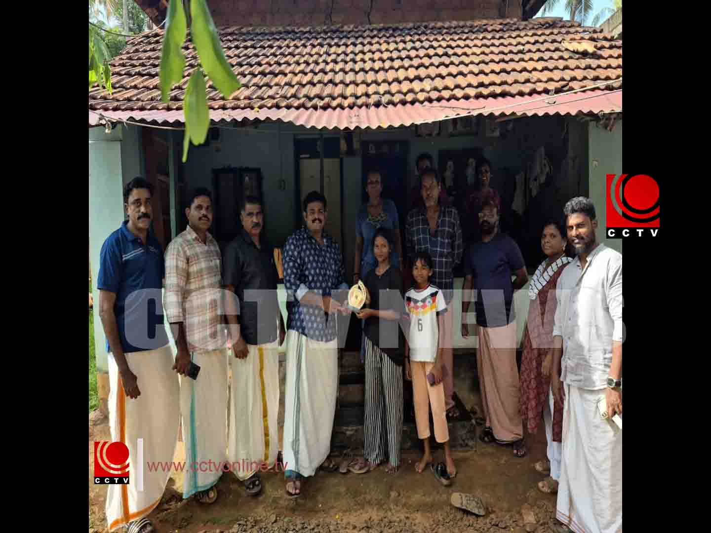 എസ് എസ് എല്സി, പ്ലസ് ടു പരീക്ഷയില് ഉന്നത വിജയം നേടിയ വിദ്യാര്ത്ഥികളെ ആദരിച്ചു