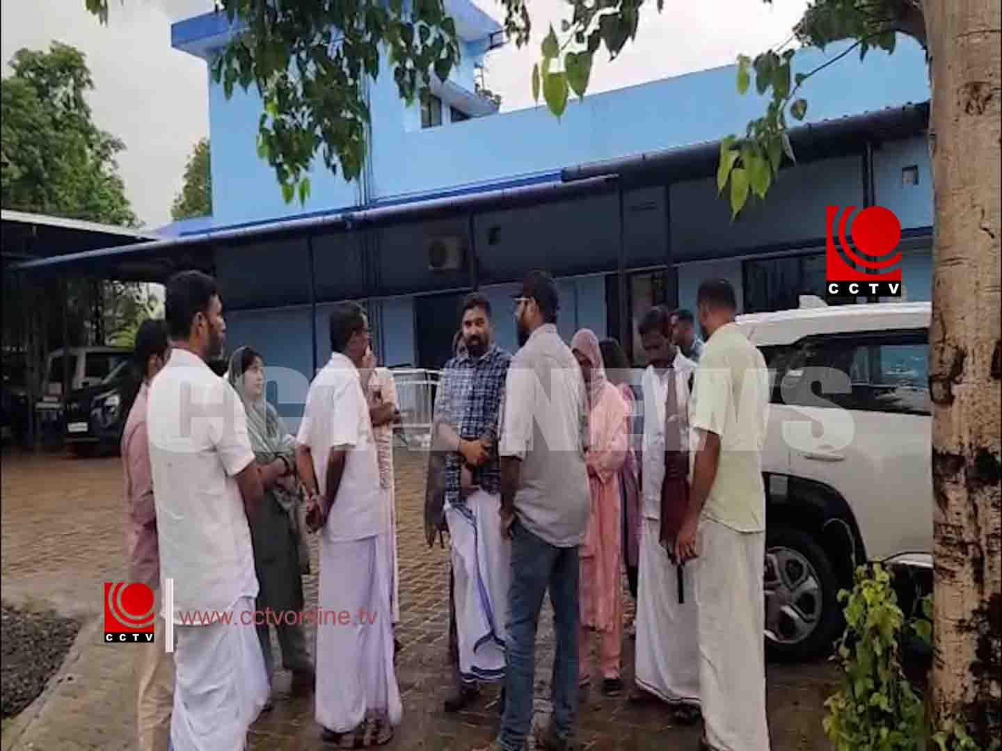 ചാലിശ്ശേരി സാമൂഹിക ആരോഗ്യ കേന്ദ്രം സന്ദര്ശിച്ച് എംഎല്എ വി.ടി.ബല്റാം; നവീകരണത്തിന് അടിയന്തര നടപടികള് ഉറപ്പാക്കി