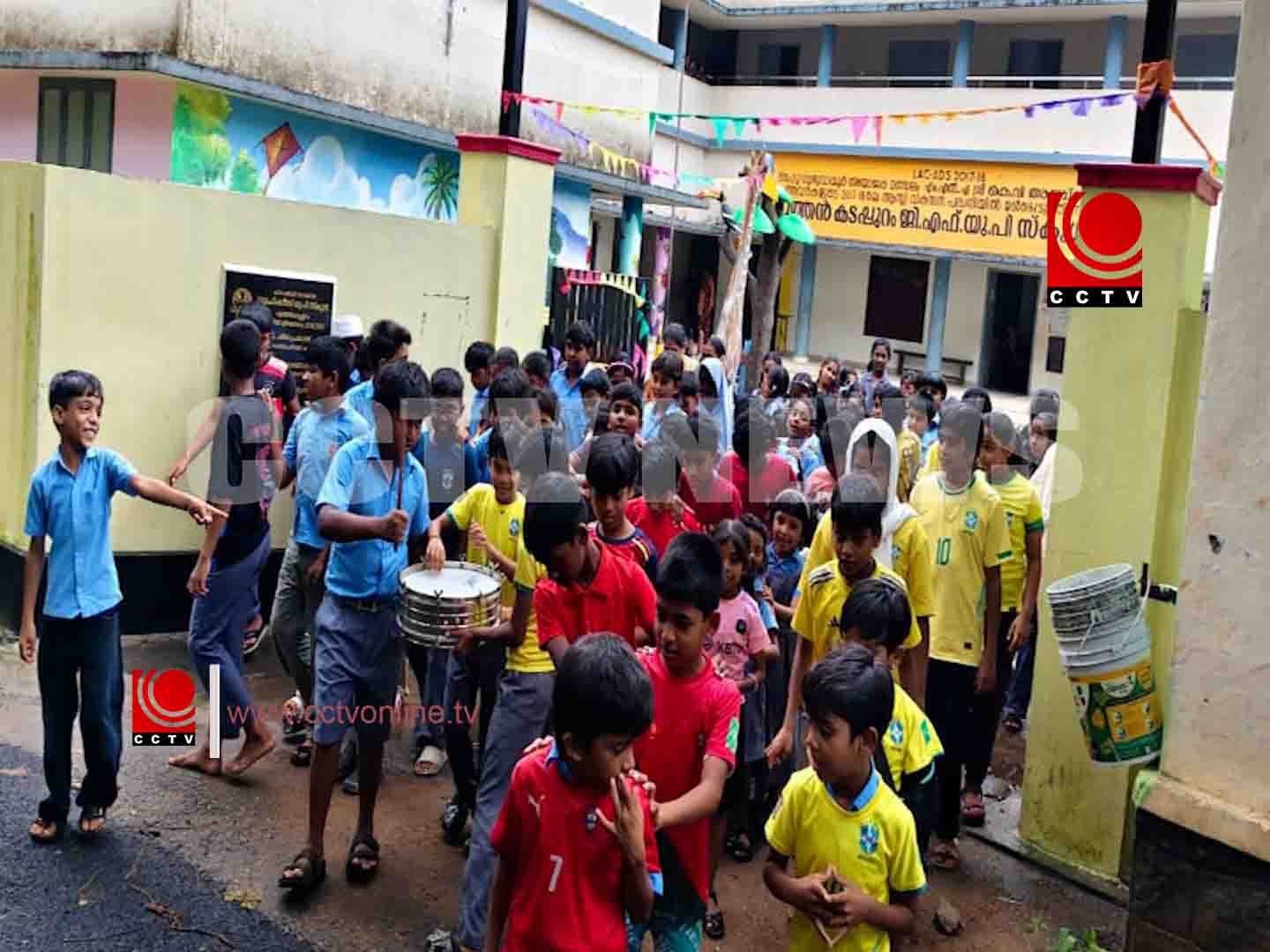 പുത്തന്കടപ്പുറം ഗവ: ഫിഷറീസ് യുപി സ്കൂളില് ലോകകപ്പ് വിളംബര ജാഥ നടത്തി