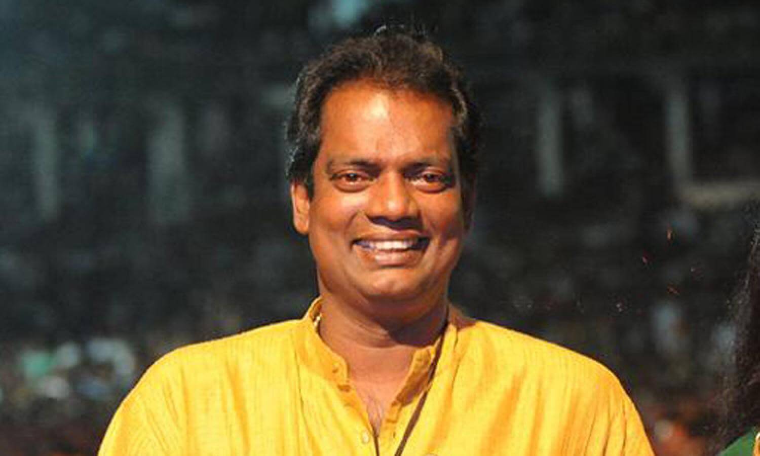 ചിരി മാഞ്ഞു; ചിതയ്ക്ക് തീകൊളുത്തി ചന്തുവും ആരോമലും, പ്രിയ നടൻ ഇനി ഓർമ