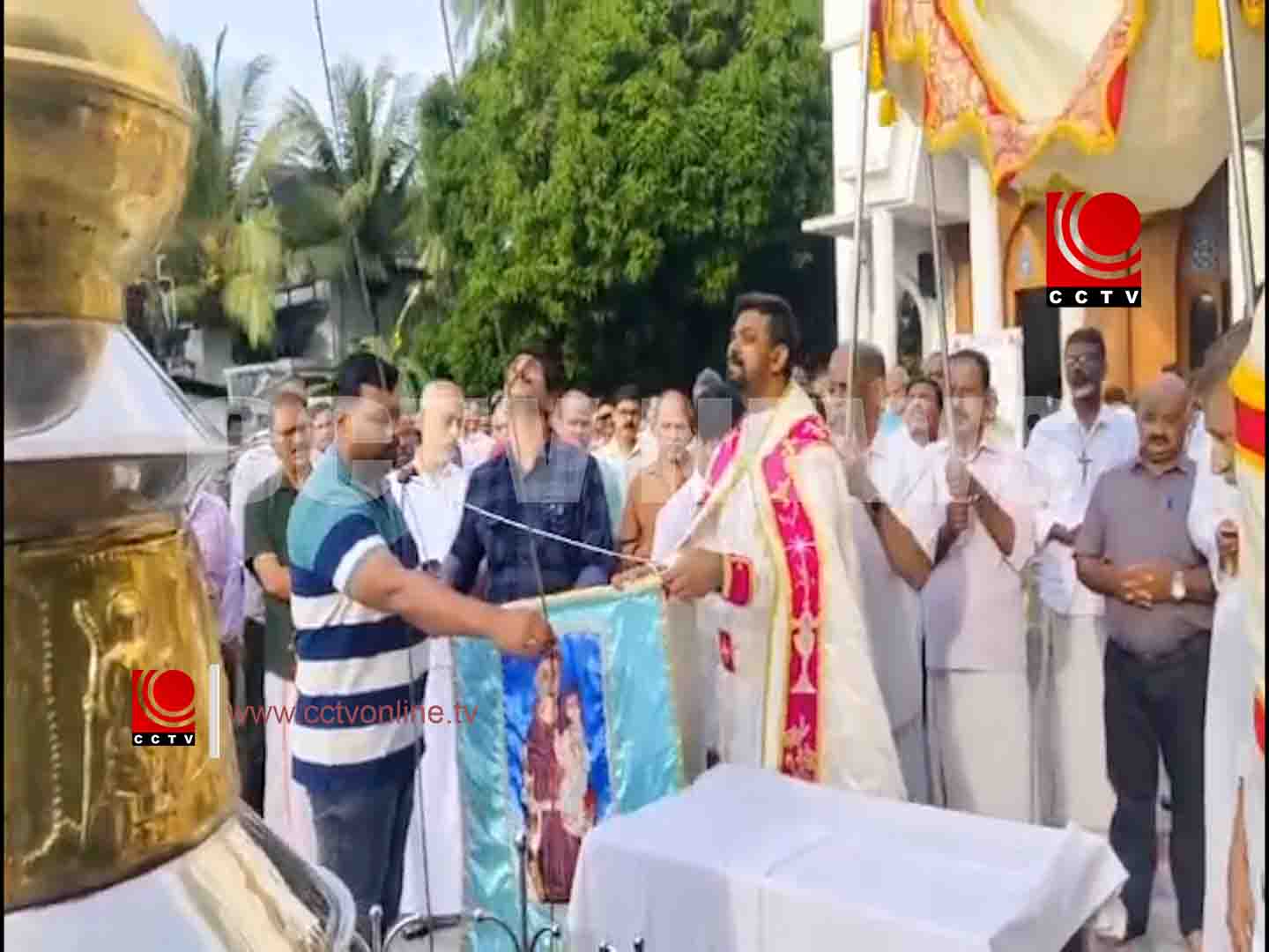 ആറ്റുപുറം സെന്റ് ആന്റണിസ് പള്ളിയിലെ വി.അന്തോണിസിന്റെ ഊട്ടു തിരുന്നാളിന് കൊടിയേറി