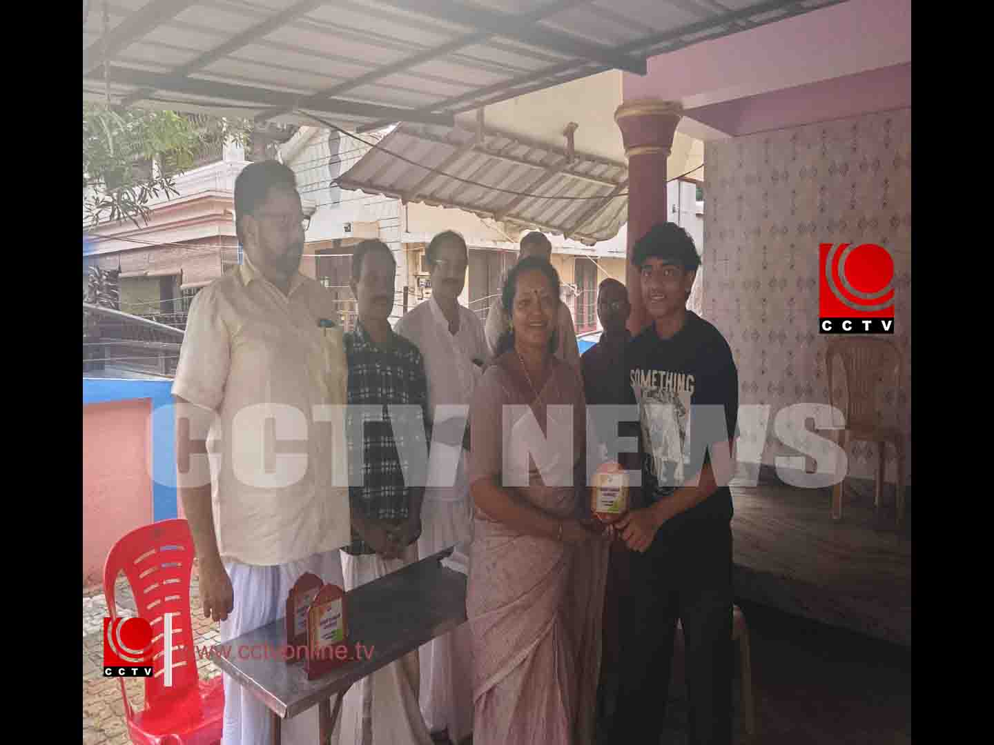 വിദ്യാര്ത്ഥികള്ക്ക് ആദരവും പഠനോപകരണ വിതരണവും നടത്തി