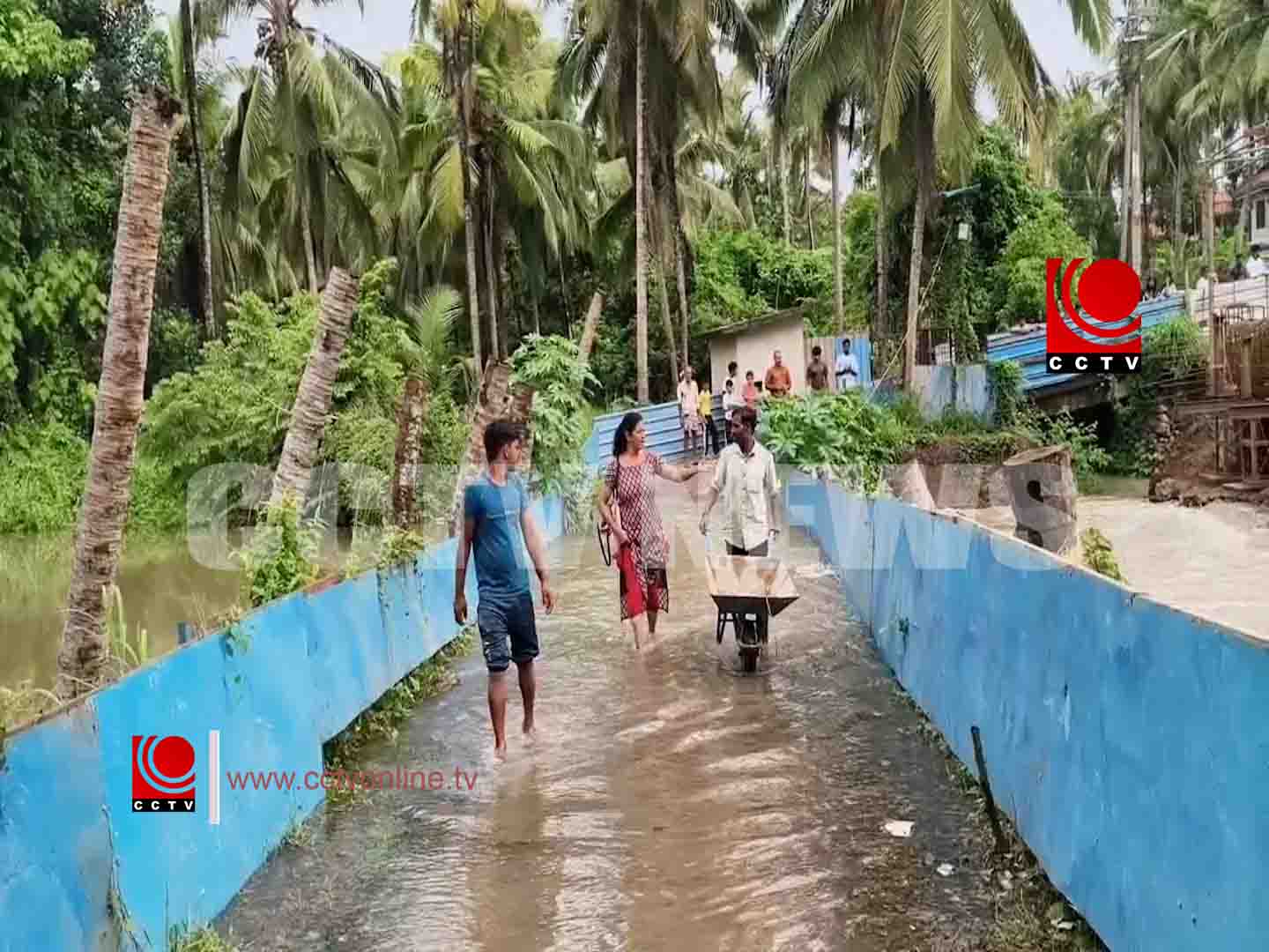 തയ്യൂര് ആലിക്കല് താല്ക്കാലിക നടപ്പാത നിര്മ്മിക്കാന് നിര്ദ്ദേശിച്ച് എ.സി. മൊയ്തീന്