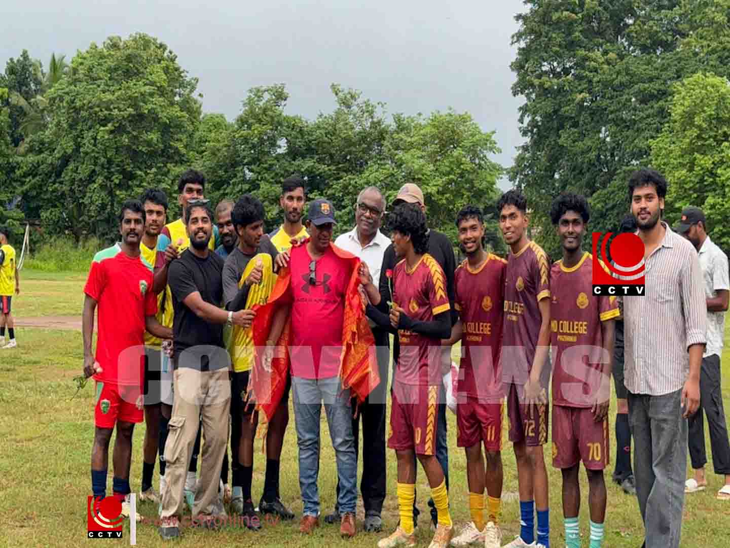 പഴഞ്ഞി എം.ഡി കോളേജില് സൗഹൃദ ഫുട്ബോള് മത്സരം നടന്നു