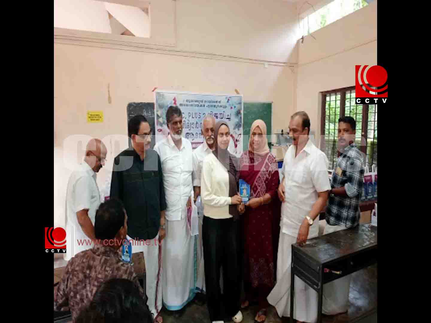പുന്നയൂര്ക്കുളം യുണൈറ്റഡ് റസിഡന്സ് അസോസിയേഷന്റെ നേതൃത്വത്തില് ആദരം സംഘടിപ്പിച്ചു