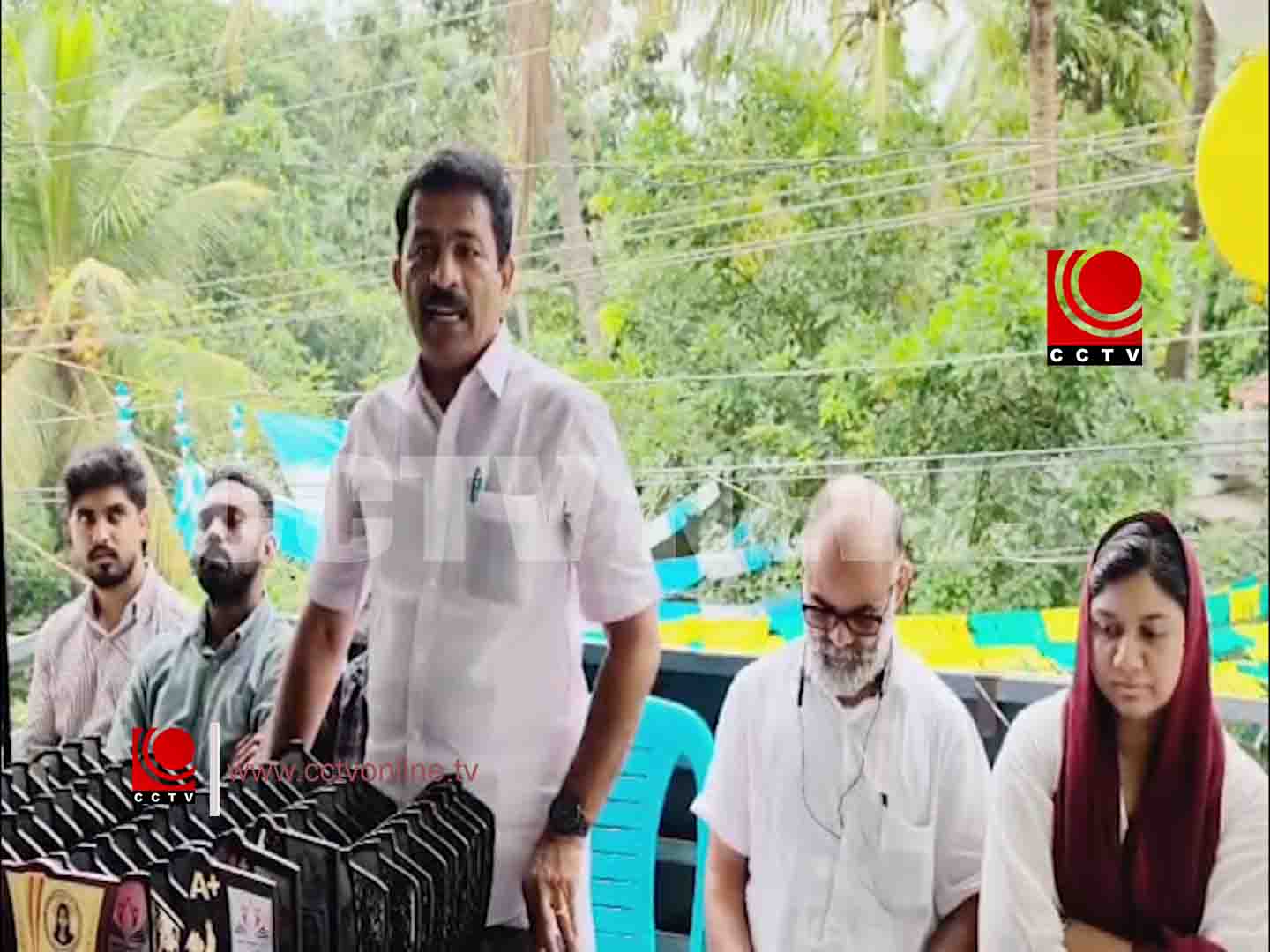 എസ്എസ്എൽസി, പ്ലസ്ടു വിജയികളെ ആദരിച്ച് ജ്ഞാനോദയം ഗ്രാമീണ വായനശാല