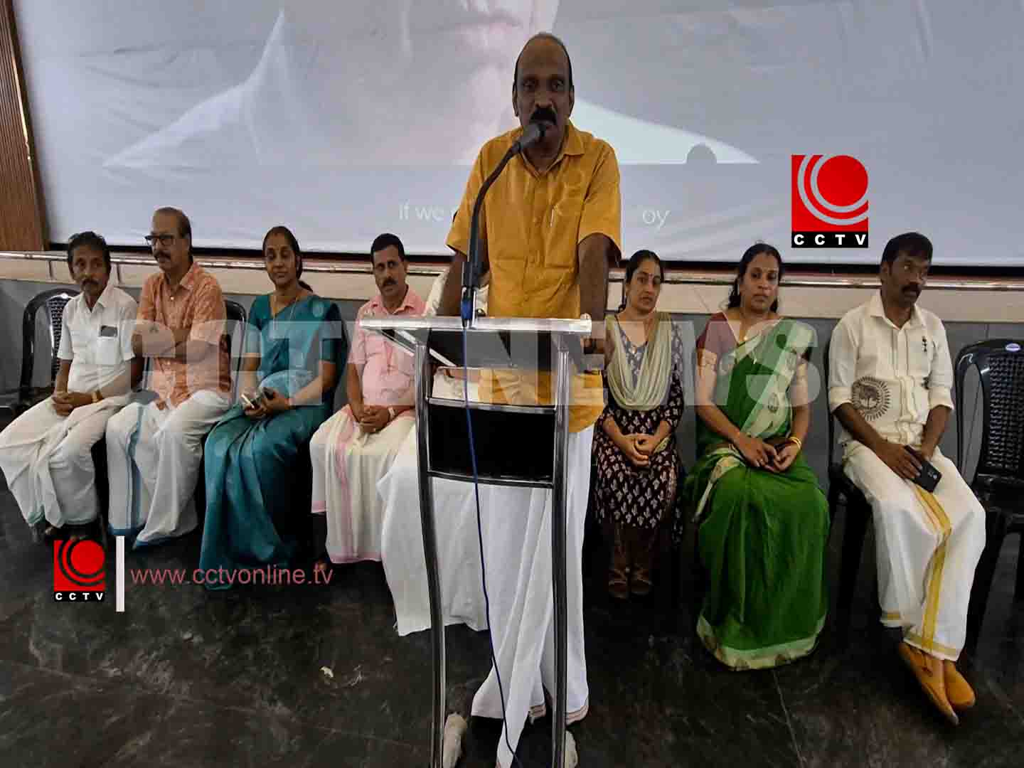വിവാദങ്ങള്ക്ക് വിട ; ഗുരുവായൂരില് ലോകകപ്പ് ഫുട്ബോള് പ്രദര്ശനം ആരംഭിച്ചു