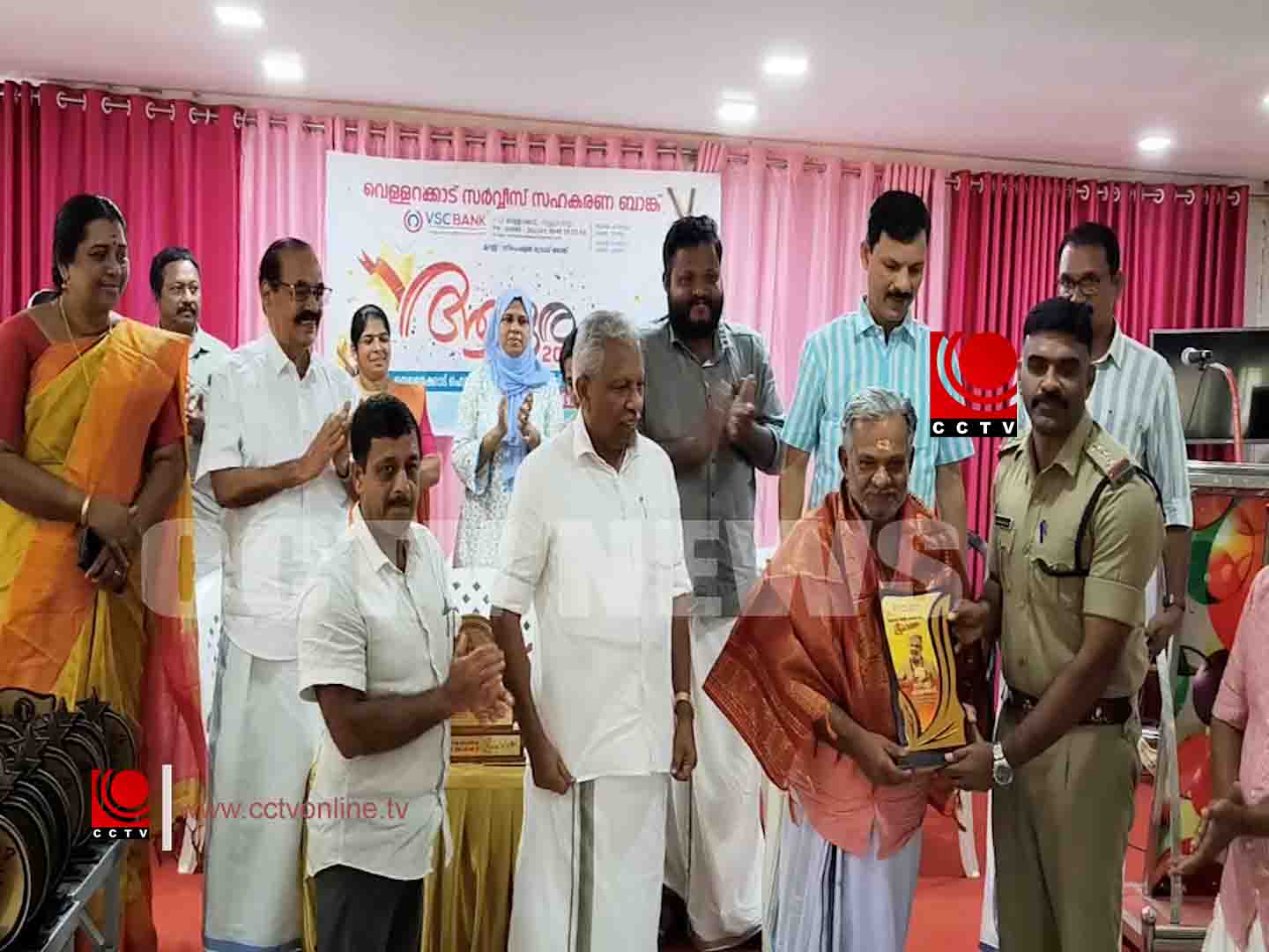 വിദ്യാര്ത്ഥി അനുമോദനവും വിവിധ മേഖലകളില് കഴിവു തെളിയിച്ച വ്യക്തികള്ക്ക് ആദരവും നല്കി