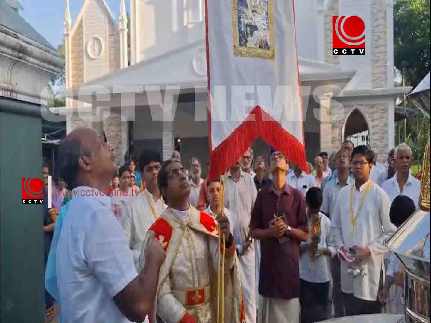 ഗുരുവായൂര് സെന്റ് ആന്റണീസ് ദേവാലയത്തില് ഊട്ടുതിരുനാളിന് കൊടിയേറി