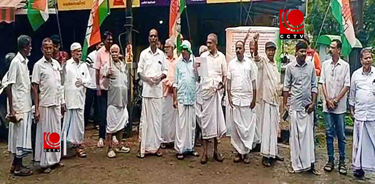 ചൊവ്വല്ലൂര് പാരിസ് റോഡിന്റെ ശോചനീയാവസ്ഥ ; ടാറിങ് നടത്തണമെന്നാവശ്യപ്പെട്ട് കോണ്ഗ്രസ് പ്രതിഷേധം