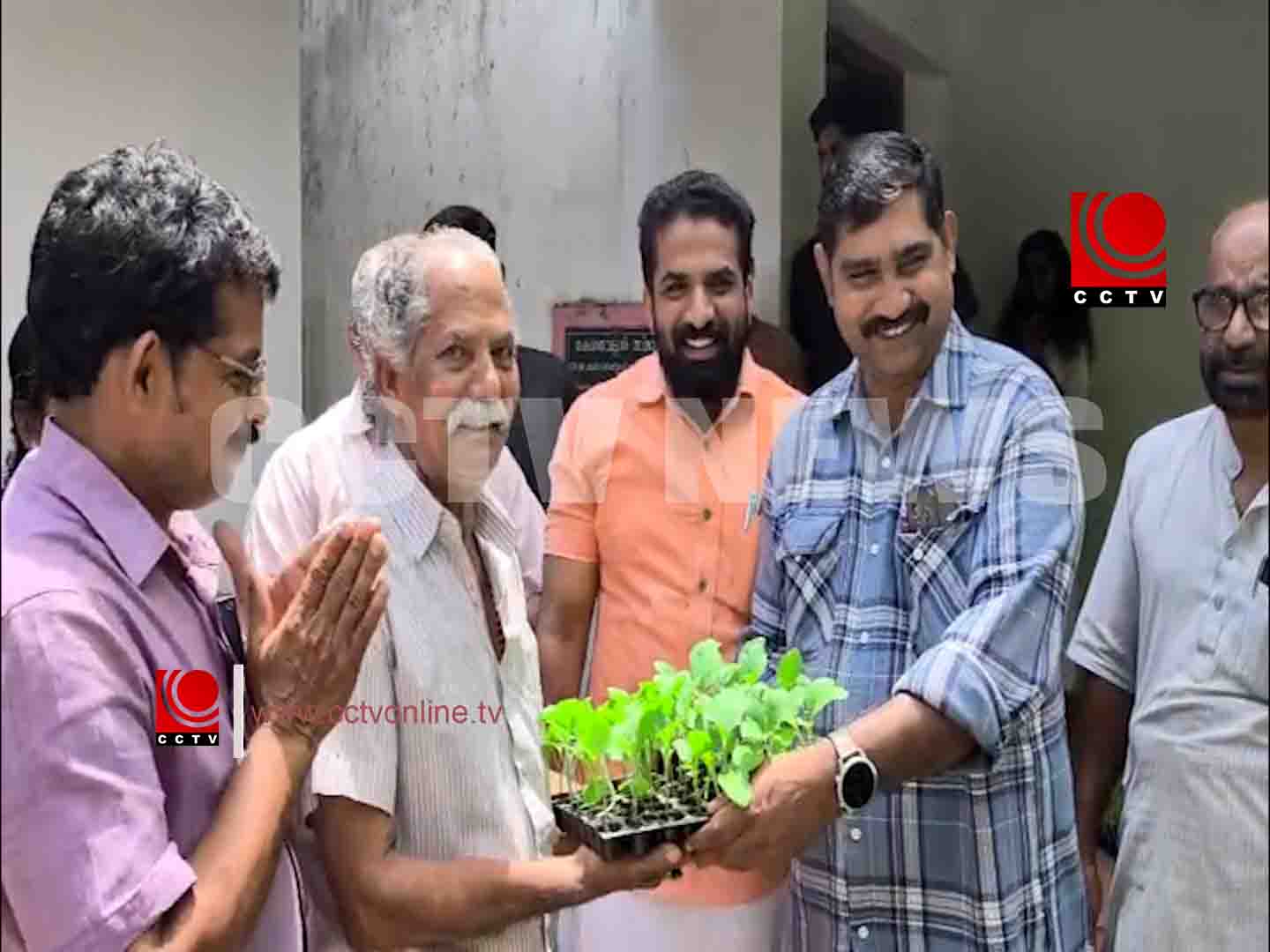 സംയോജിത പച്ചക്കറി കൃഷിയുടെ ഭാഗമായി തൈ വിതരണം നടന്നു