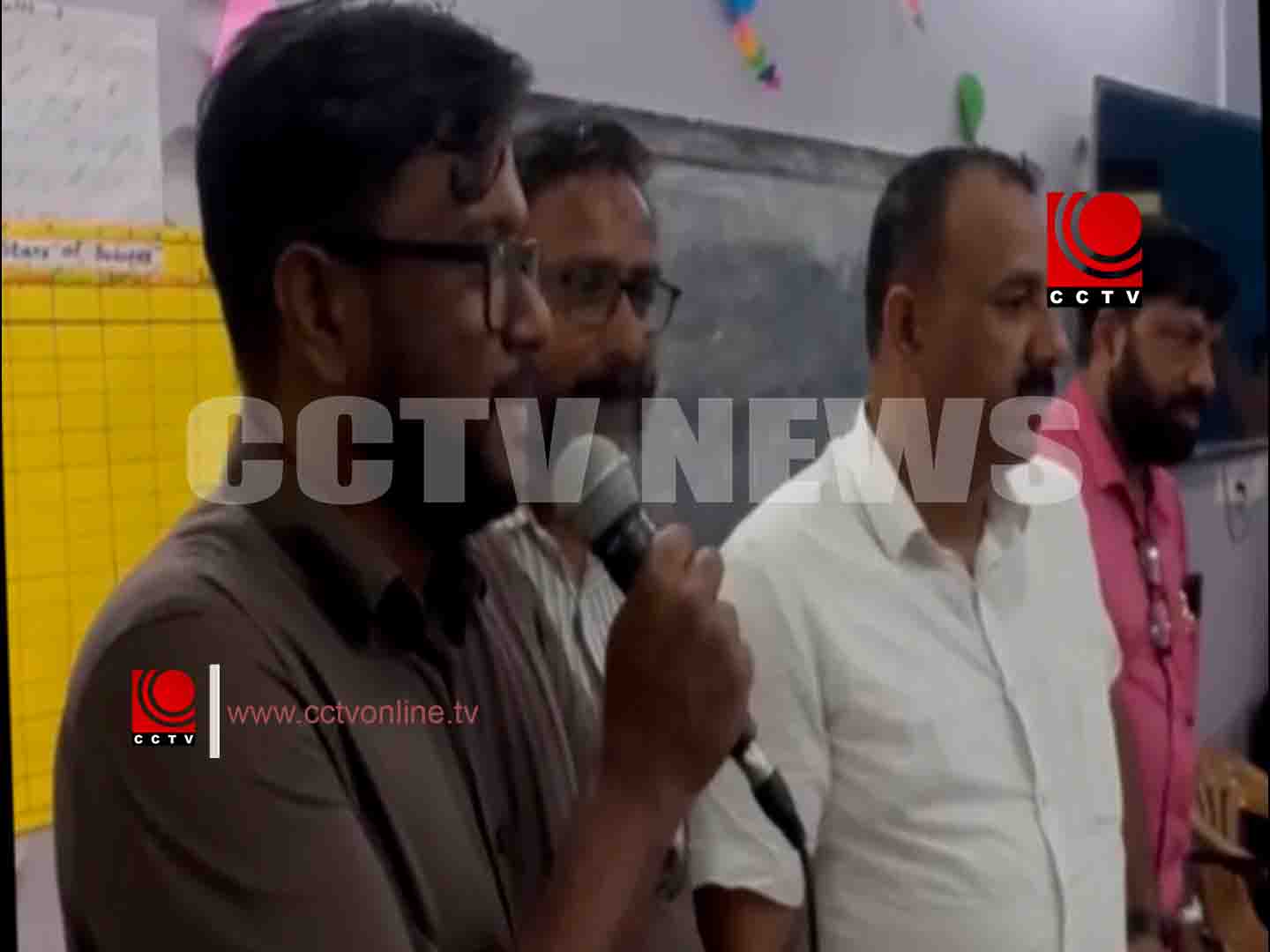 പരൂര് കുപ്രവള്ളി ജിഎം എല്പി സ്കൂളില് ബാഗുകള് വിതരണം ചെയ്തു