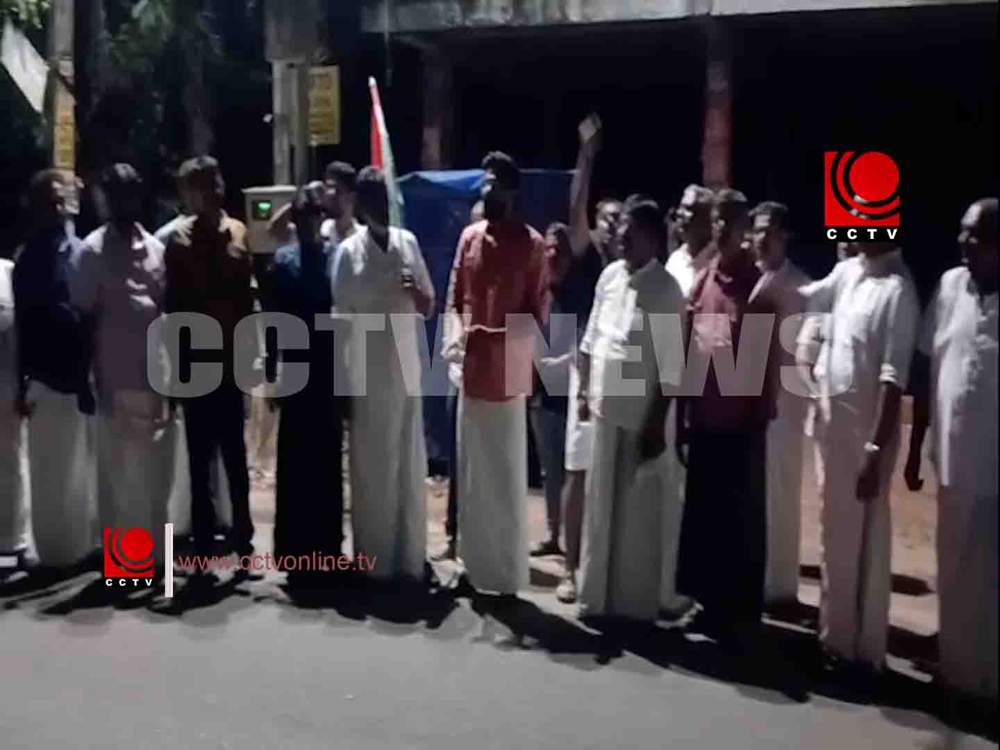 കോൺഗ്രസ് നേതാക്കളുടെ അറസ്റ്റിനെതിരെ പുന്നയൂര്ക്കുളത്ത് പ്രതിഷേധ പ്രകടനം