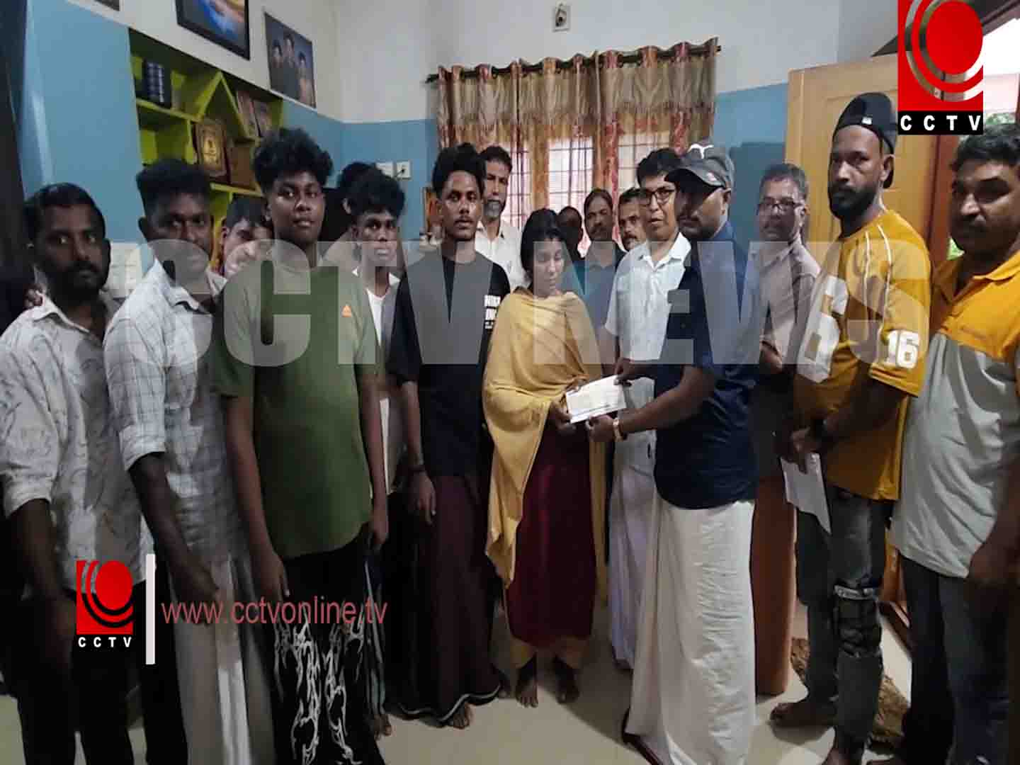 അകാലത്തില് വിട പറഞ്ഞ ചാലിശ്ശേരി സ്വദേശി സുഭാഷിന്റെ കുടുംബത്തിന് വര്ക്ക്ഷോപ്പ് അസോസിയേഷന് 10 ലക്ഷം രൂപ നല്കി.