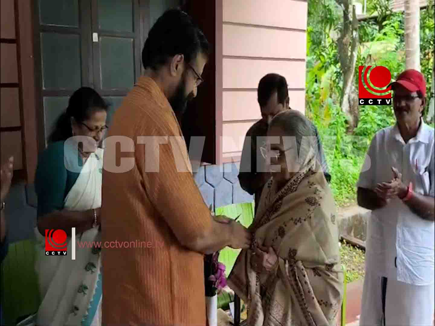 ഇന്ദിര കൃഷണന് ആദരം copy