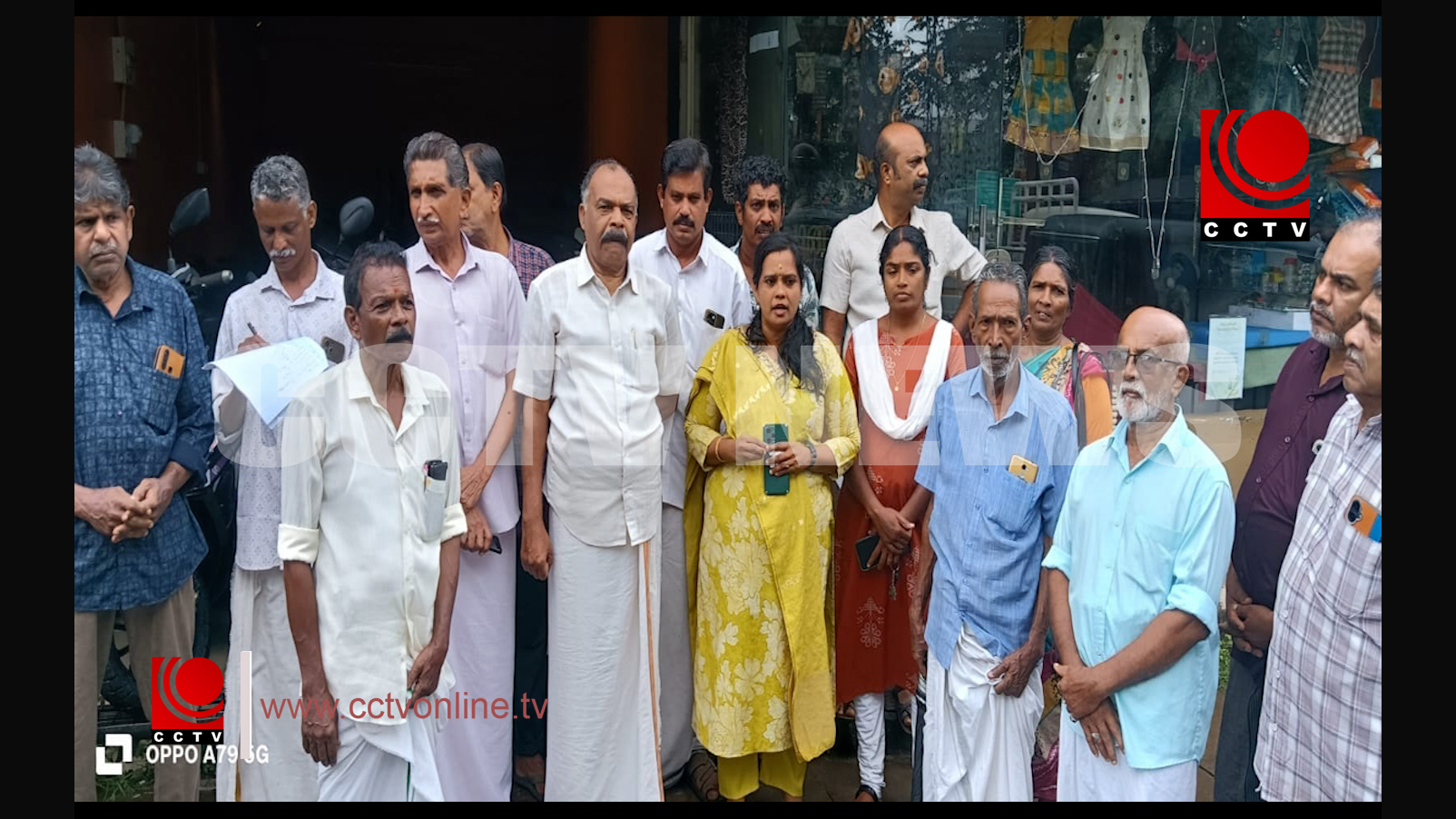 അക്കിക്കാവ് ജംഗ്ഷനിലെ സിഗ്നല് സംവിധാനം പുനസ്ഥാപിച്ചില്ല ; ഒപ്പുശേഖരണം നടത്തി പരാതി നല്കി
