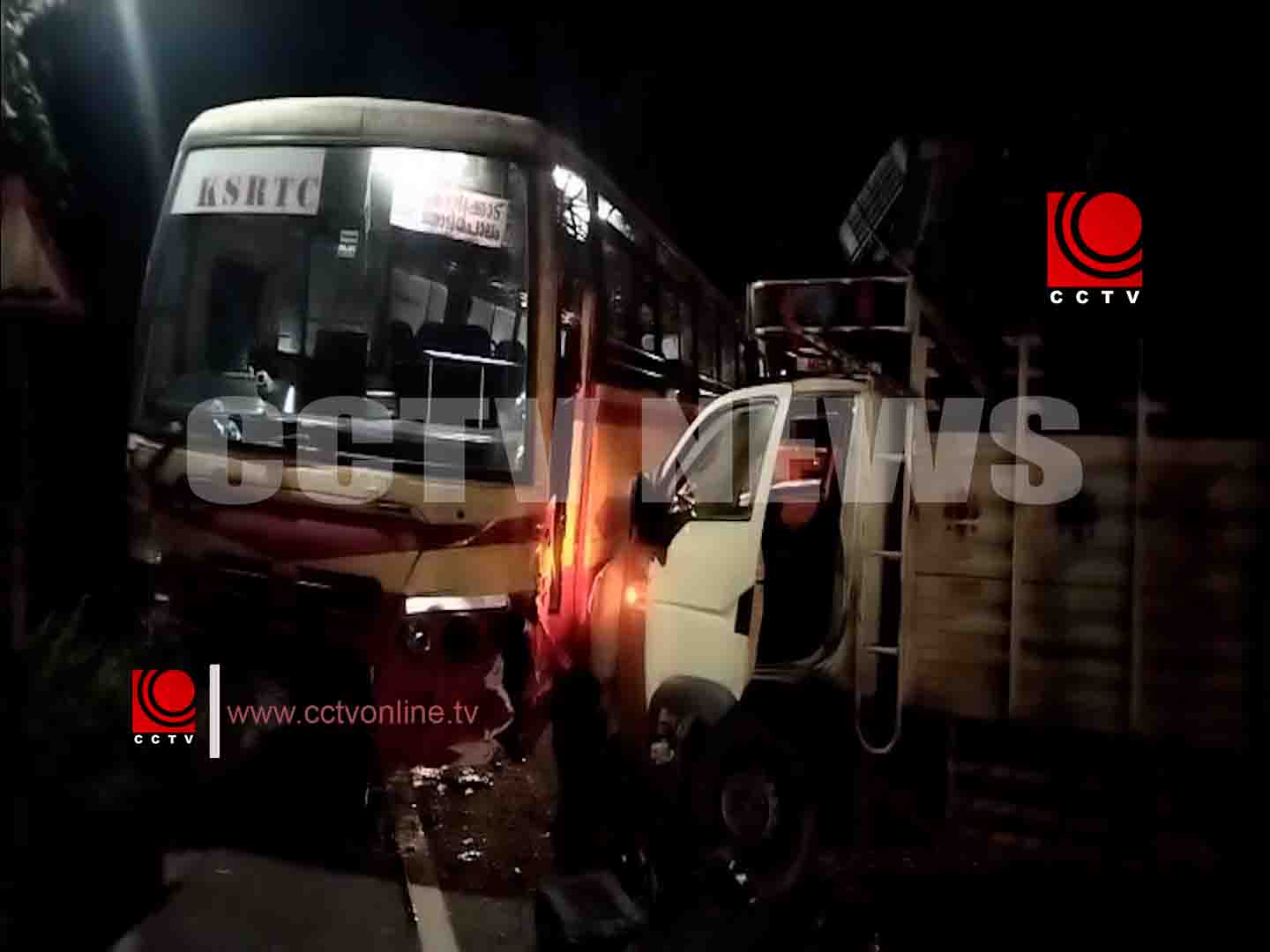 കെഎസ്ആര്ടിസി ബസ്സും പിക്ക് അപ്പ് വാനും കൂട്ടിയിടിച്ച് അപകടം; രണ്ടു പേര്ക്ക് സാരമായി പരിക്കേറ്റു