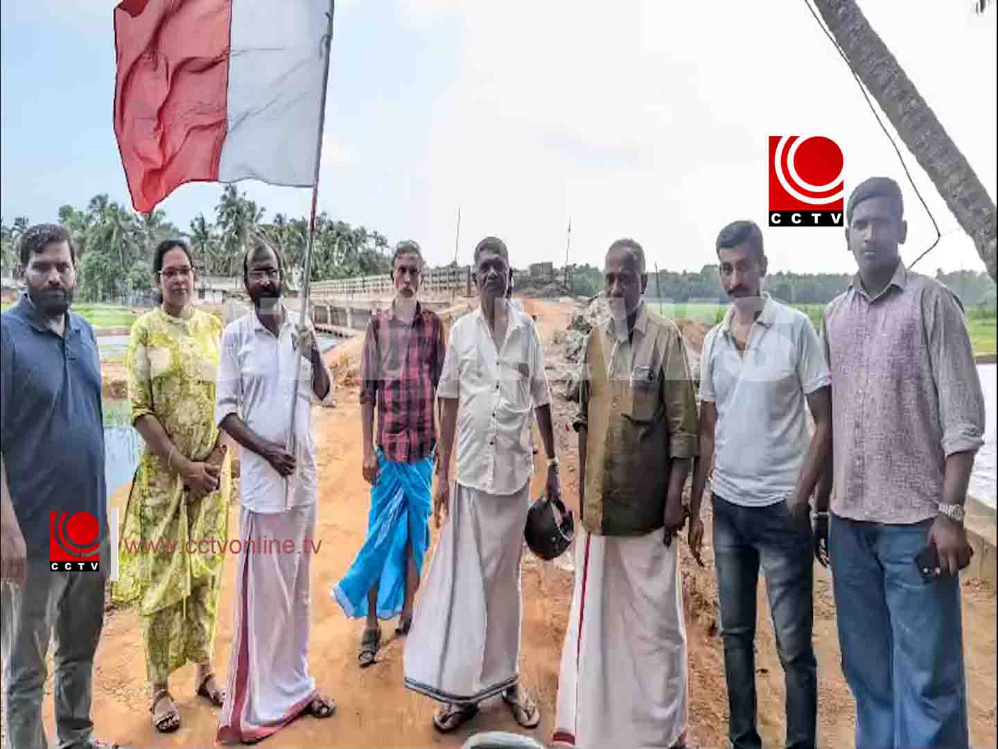 കരിച്ചാൽ കടവ് പാലം റോഡിലെ ദുരിതയാത്ര: പ്രതിഷേധവുമായി കേരള കോൺഗ്രസ്സ്
