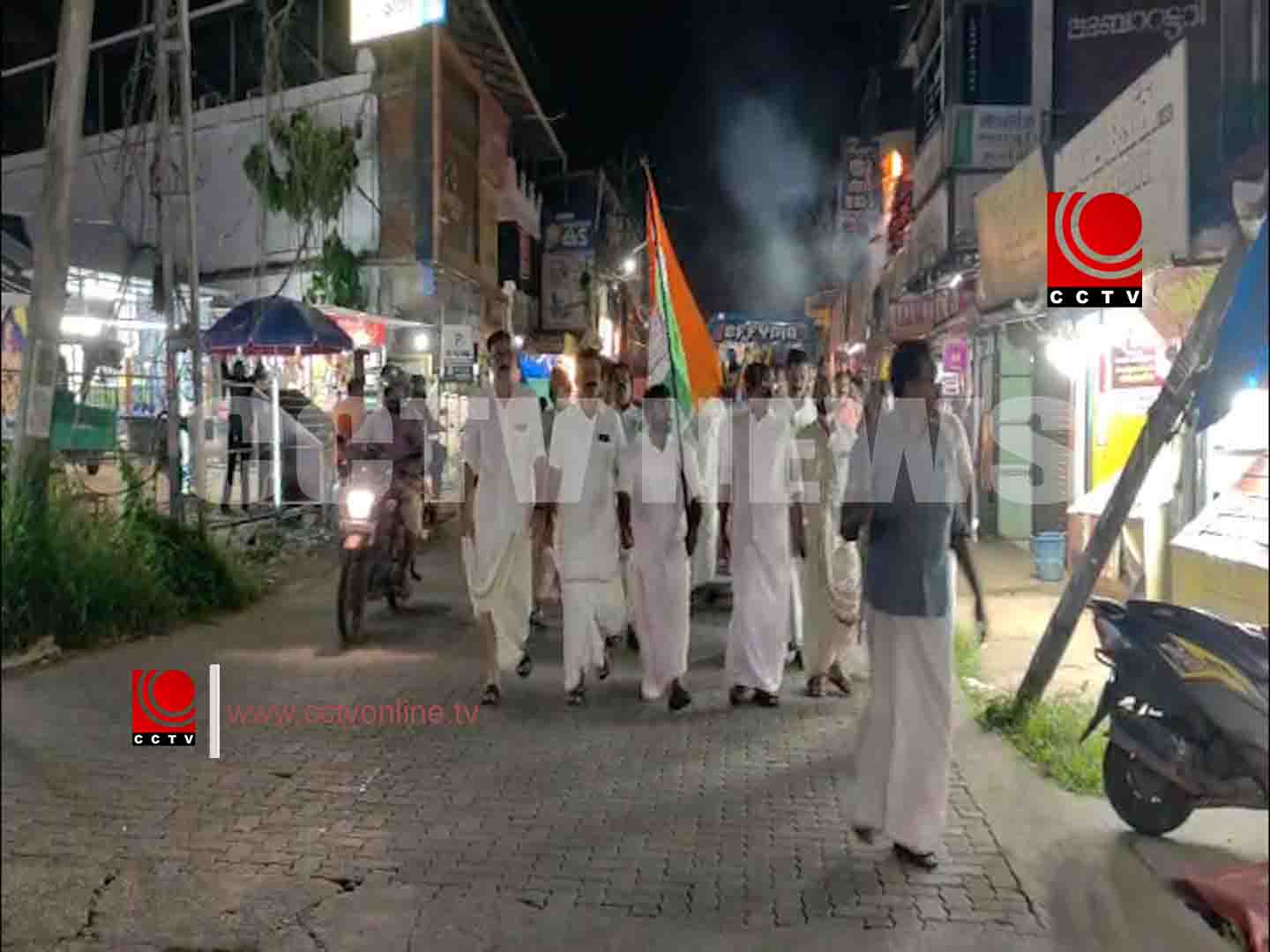 നീറ്റ് അഴിമതി പ്രതിഷേധം: വിദ്യാർത്ഥികൾക്ക് നേരെ പോലീസ് മർദ്ദനം, രാഹുൽ ഗാന്ധിയെ അറസ്റ്റ് ചെയ്തതിൽ കോൺഗ്രസ് പ്രകടനം