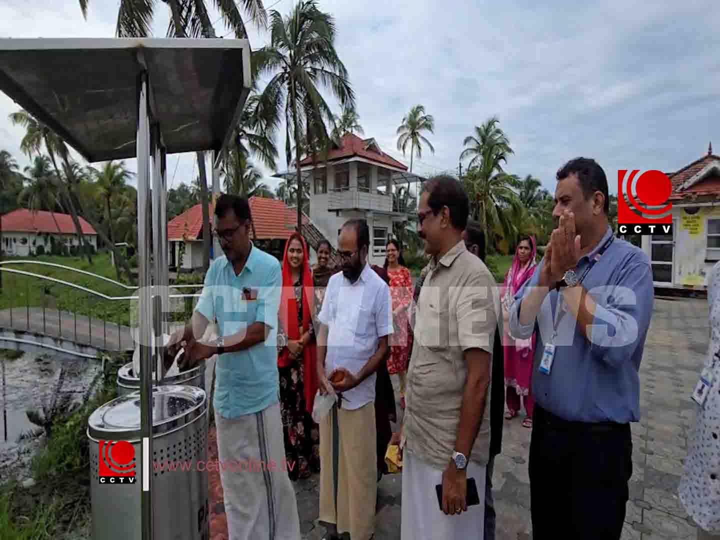 ചാവക്കാട് നഗരസഭയില് ‘ട്വിന് ബിന്’ സ്ഥാപിക്കലിന് തുടക്കമായി